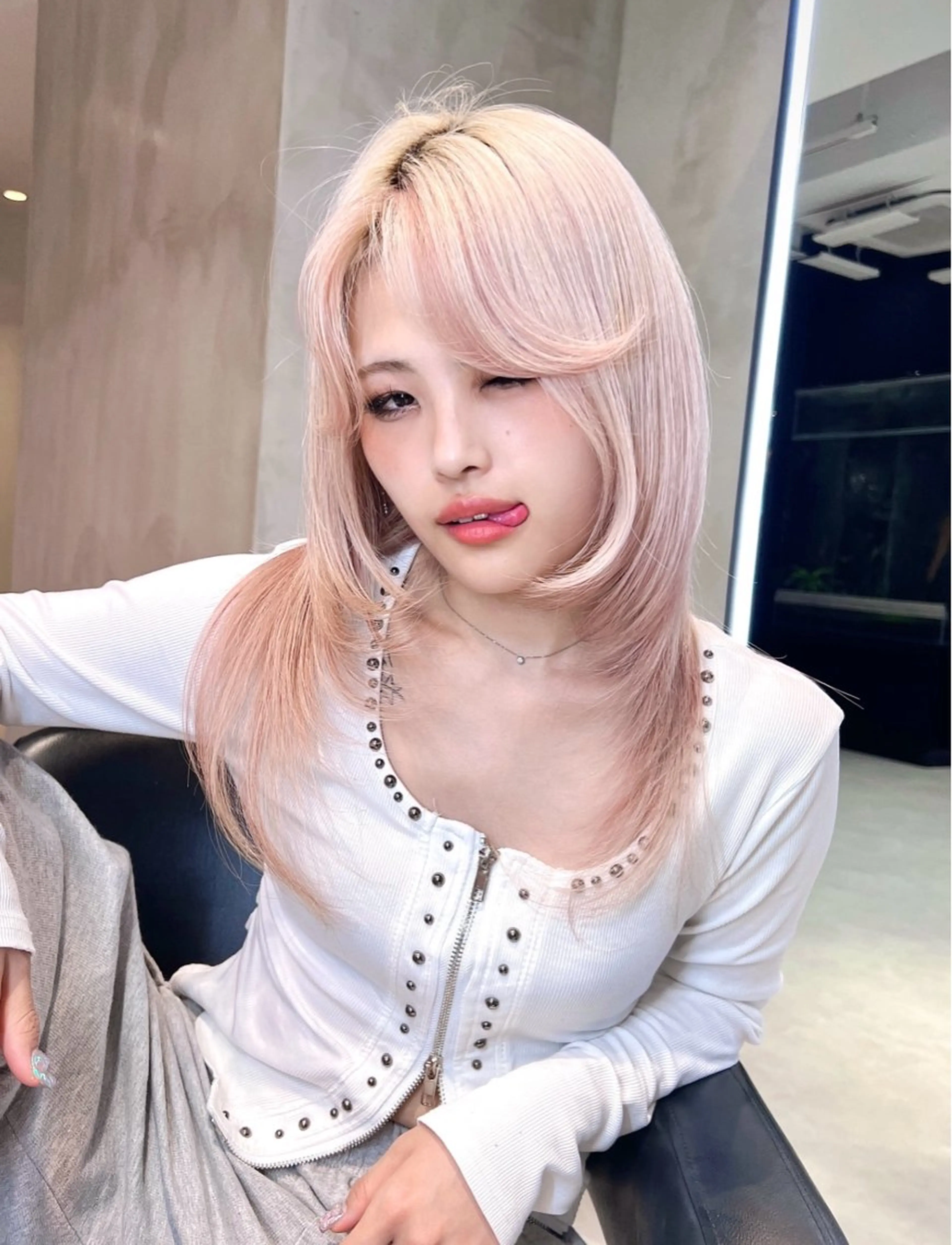 セミロング ヘアカラー トリートメント ナナ♡レイヤーカット ♡似合わせカラーのヘアスタイル