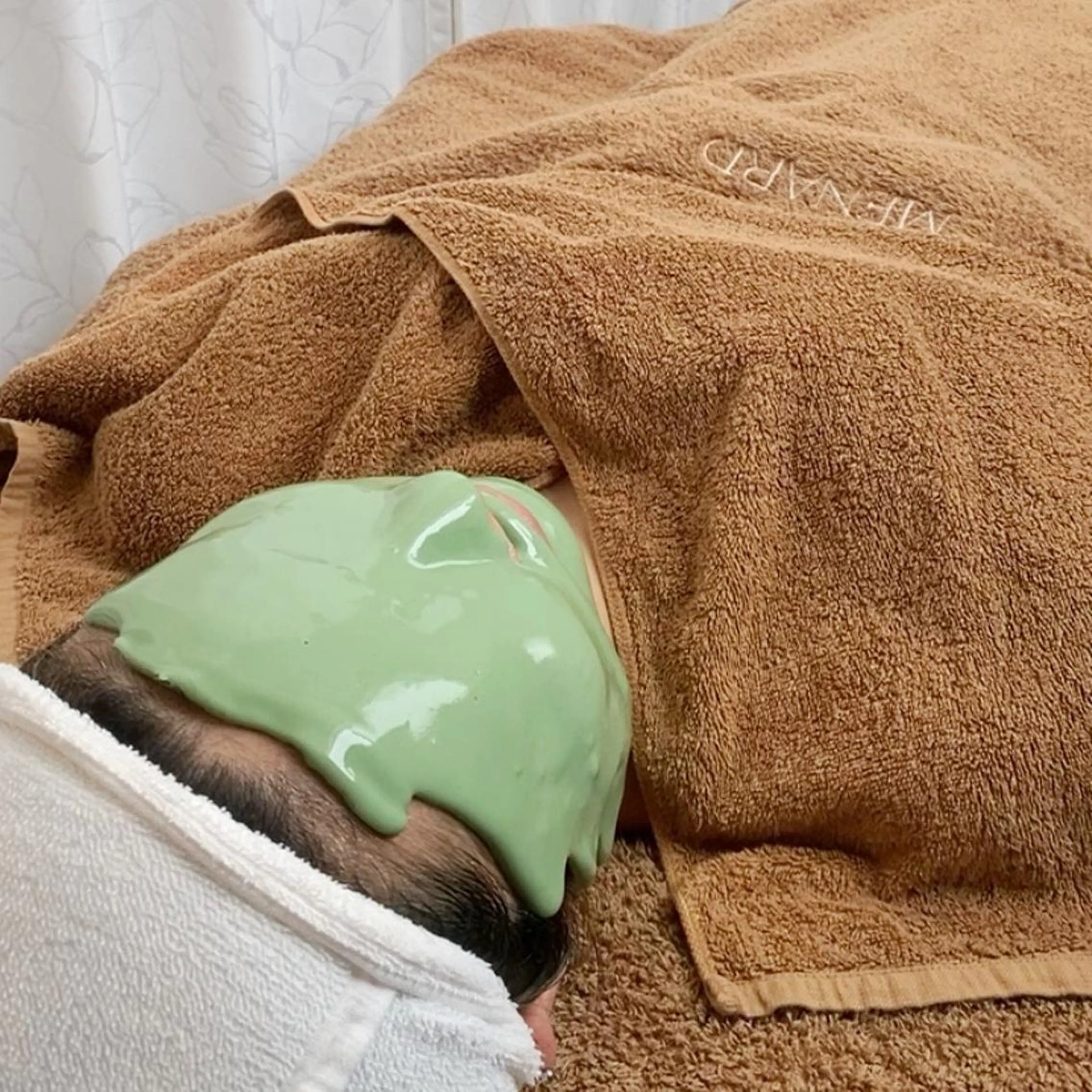 【肌荒れ・ニキビが気になる方に】アドバンスコース ＋ ビューネケアパックの写真