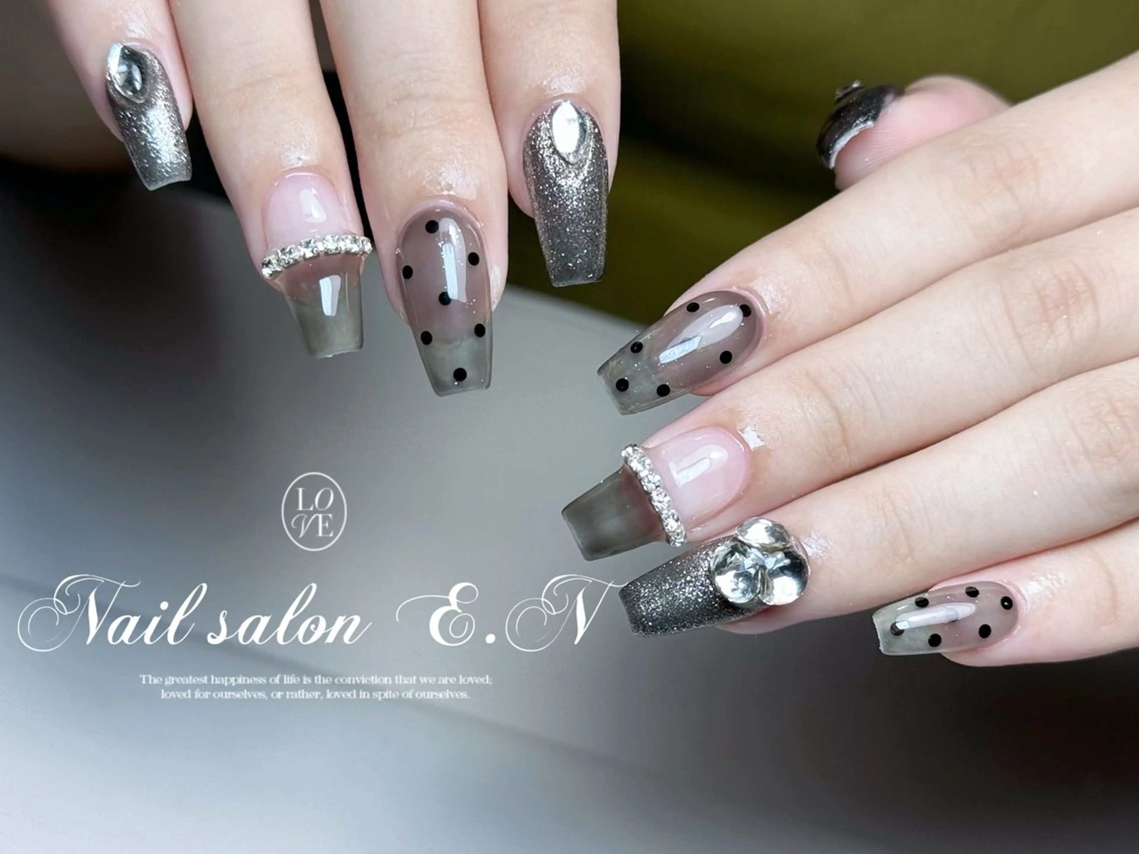 ネイル アートネイル オーロラネイル ガーリー キラキラネイル 韓国ネイル E.N🦋 長さ出し/持ち込みのネイルデザイン