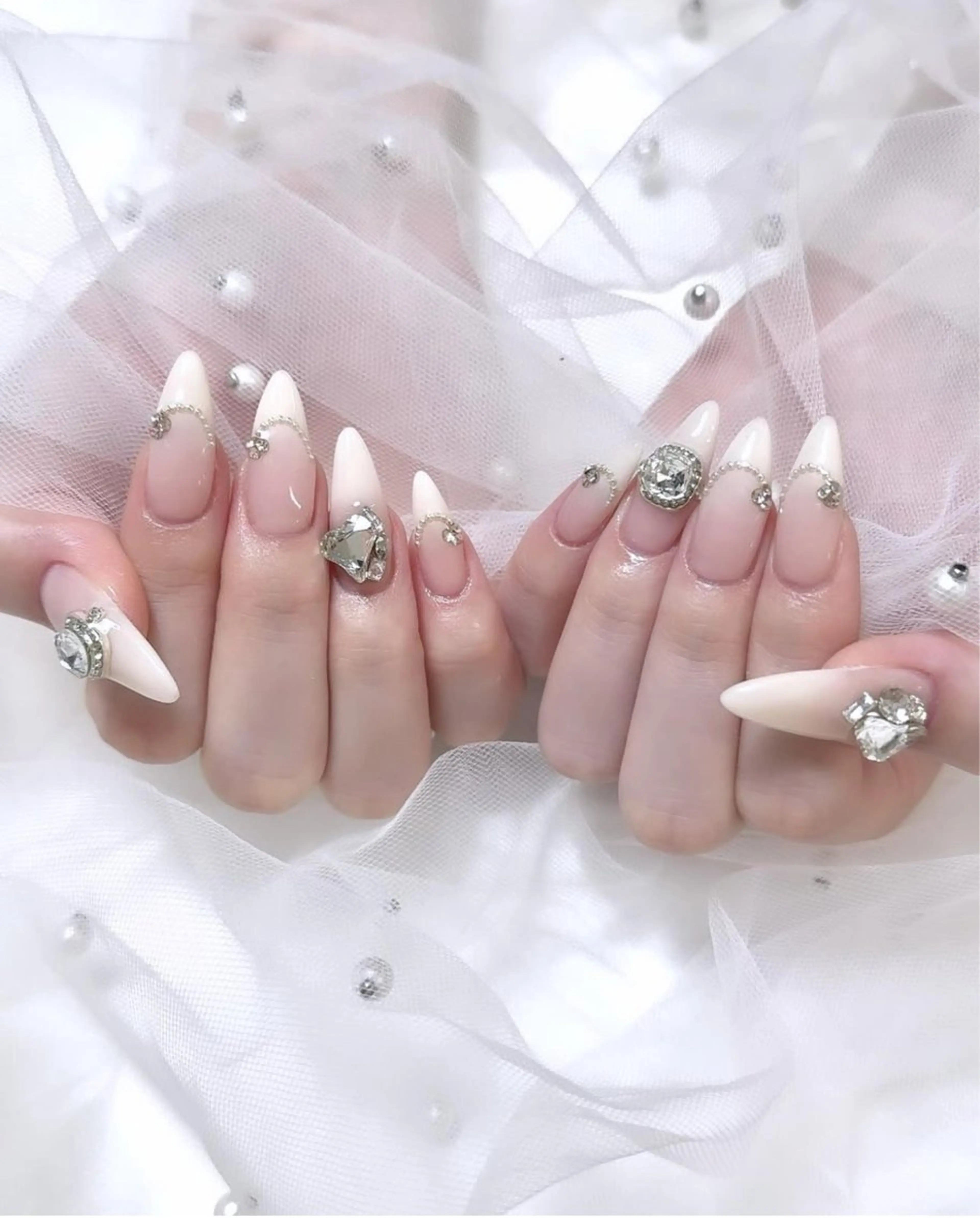 ネイル アニマル柄 オーロラネイル チークネイル フラッシュネイル ジェルネイル ハンドネイル Hina 池袋 長だしチップ専門店のネイルデザイン