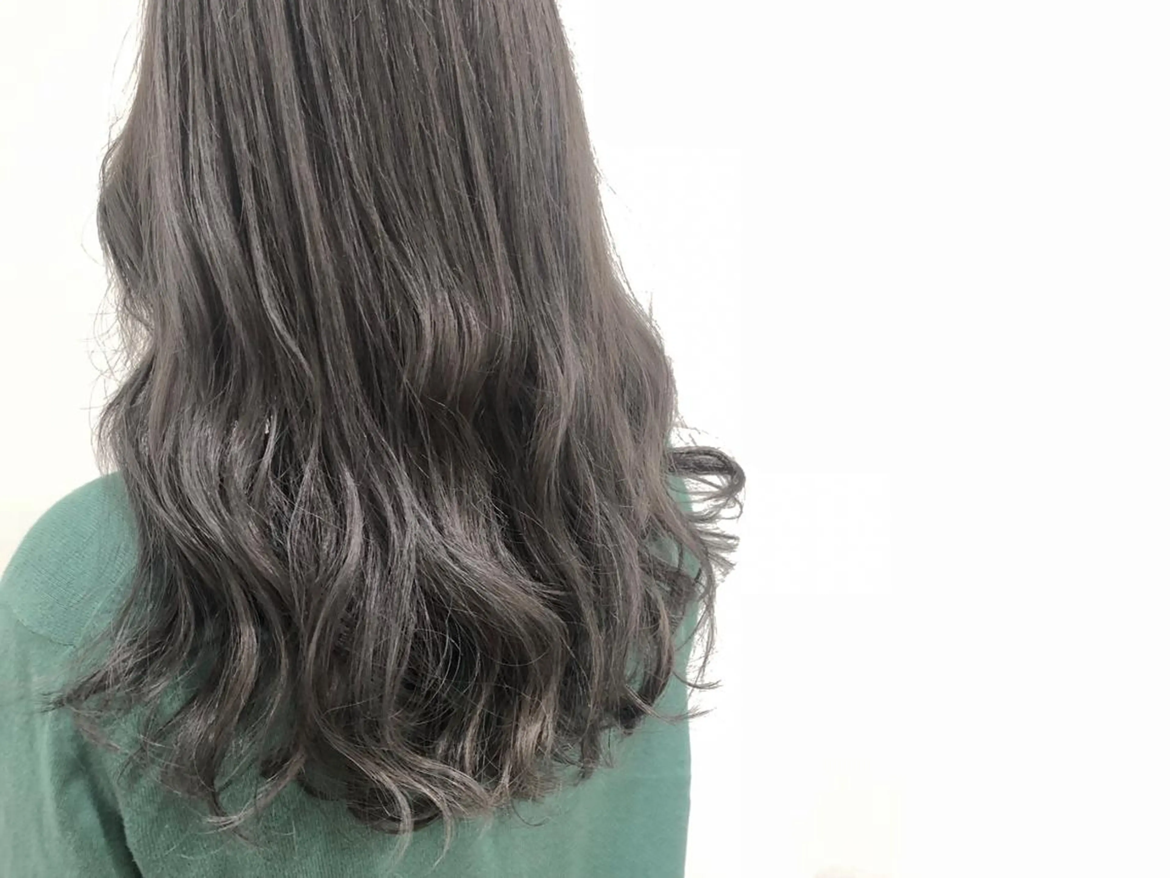 ミディアム カラー 透明感カラー グレージュ ハイライトカラー ハイライト てんま さやかのヘアスタイル