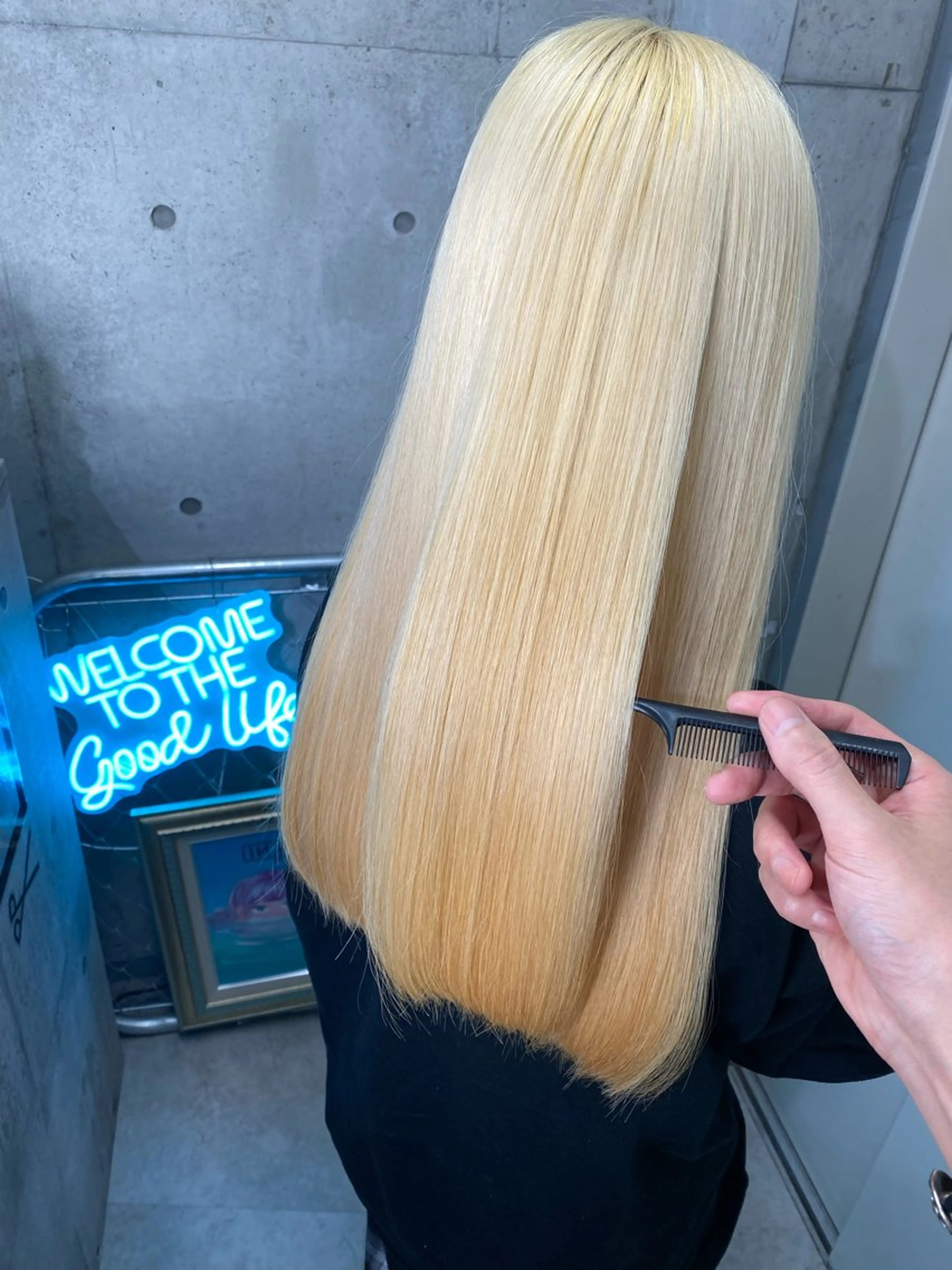 ロング カラー 抜きっぱなしブロンド ブロンド ヘアカラー トリートメント 國分 伸也のヘアスタイル