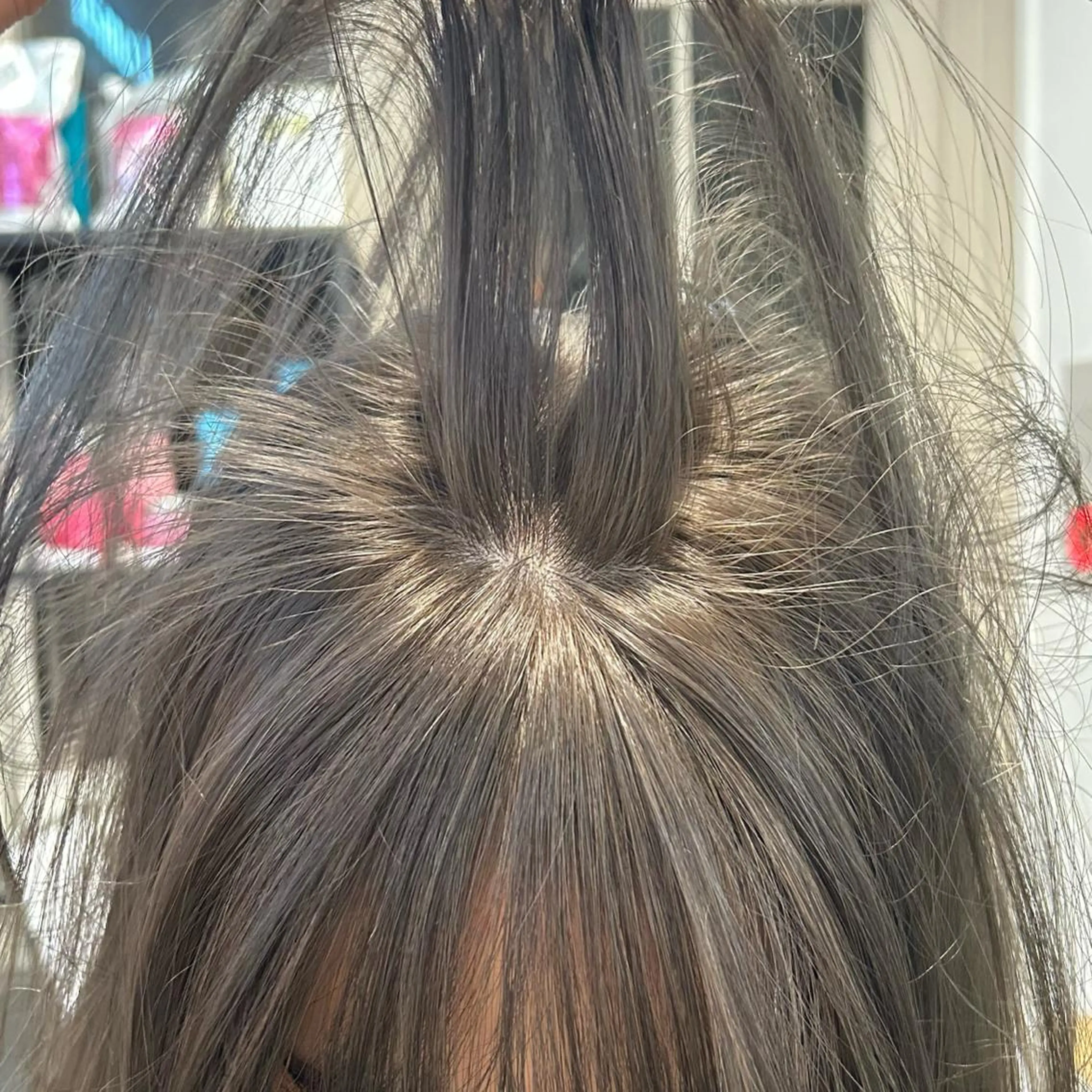 ショート カラー 透明感カラー オリーブグレー ヘアカラー じゅわっと暖色カラー 🍊Moemiのヘアスタイル