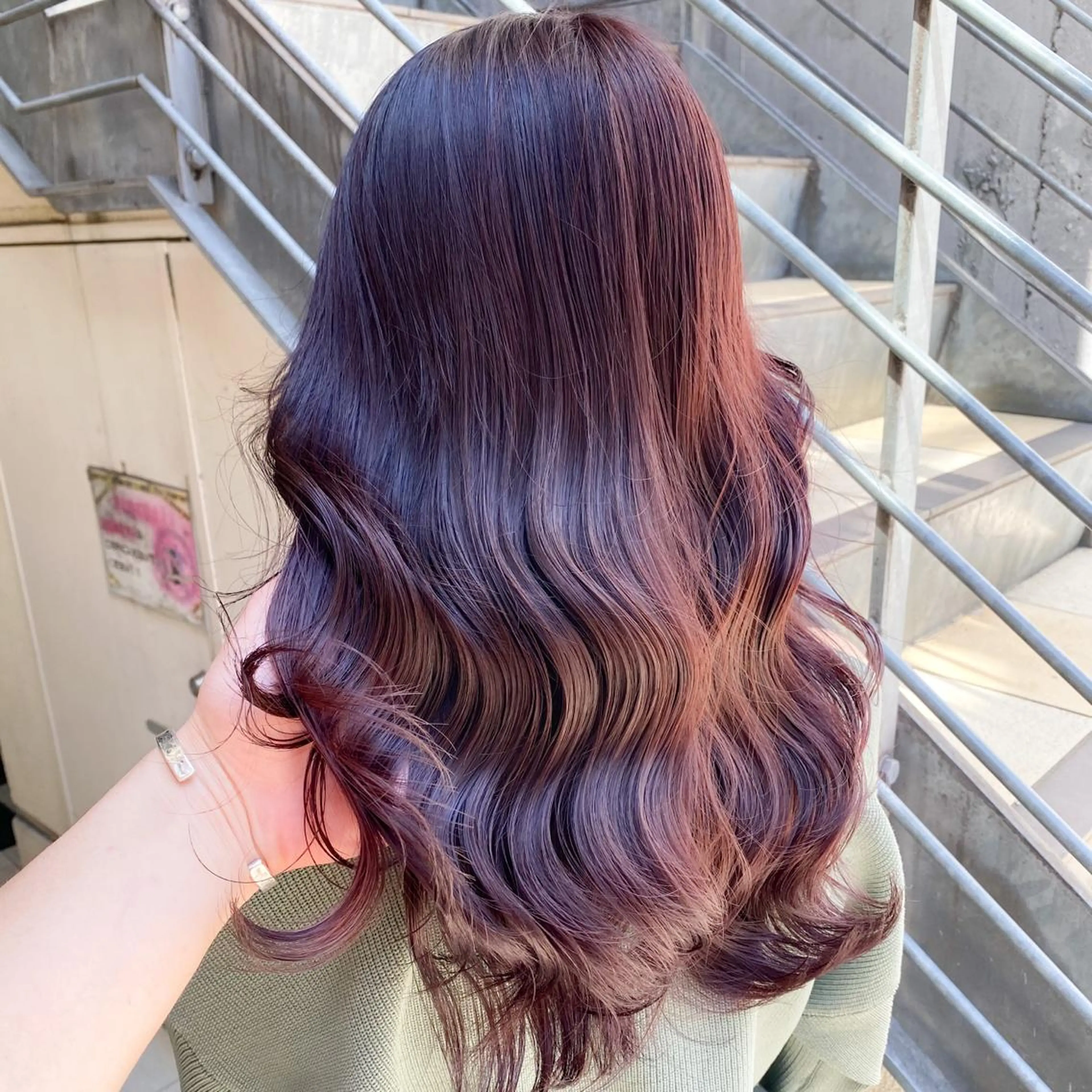 セミロング カラー ベージュカラー ブリーチ 透明感カラー ハイトーンカラー ハイトーンベージュ ヘアカラー ness ネスのヘアスタイル