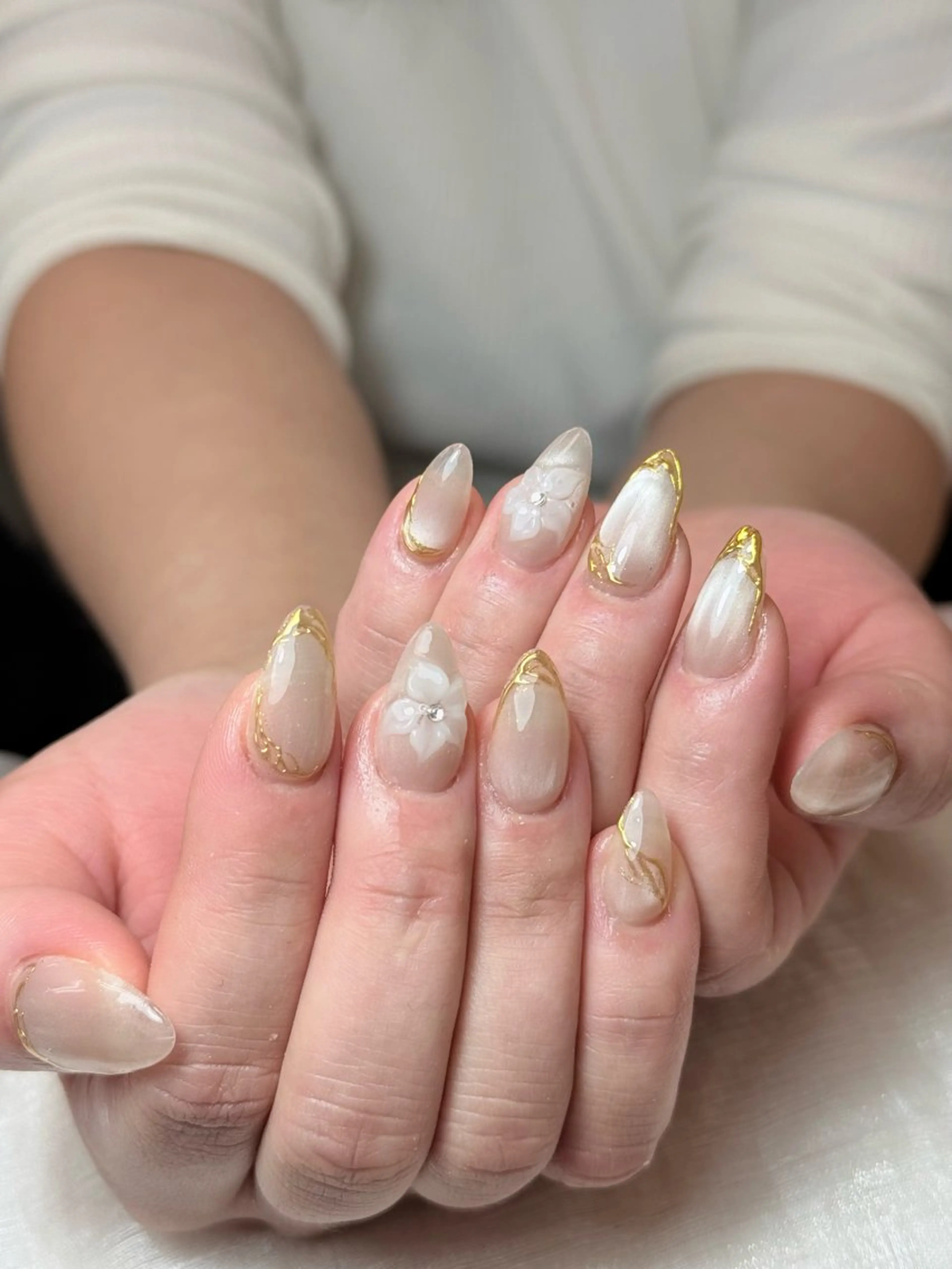 ネイル フレンチネイル ジェルネイル ガーリー 韓国ネイル ロングネイル ハンドネイル タオ チャンのネイルデザイン