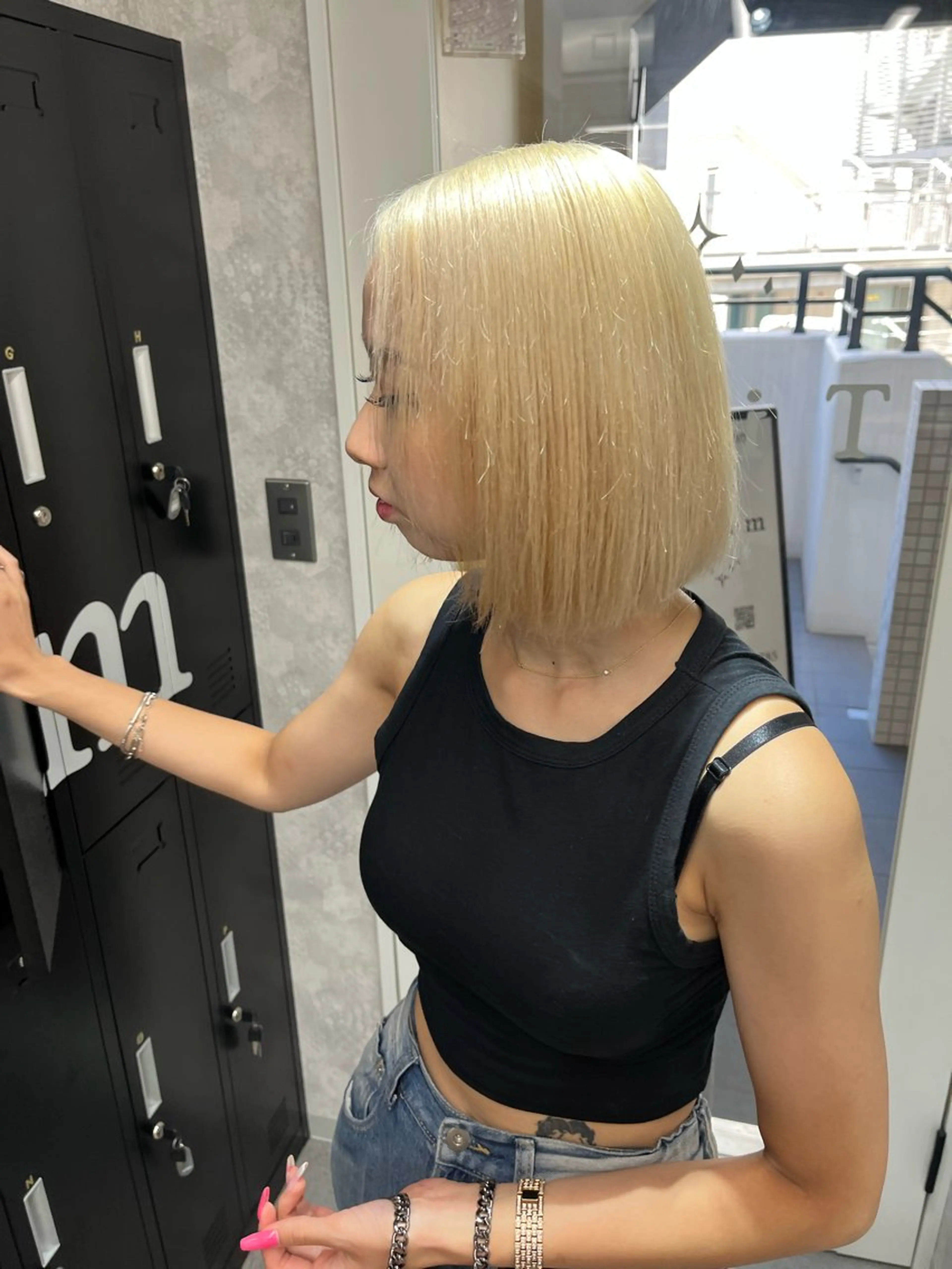 ショート カラー アッシュ アッシュグレー ベージュカラー ブリーチ ブロンド 【美髪ハイトーン】 髪質改善/大和🎀のヘアスタイル