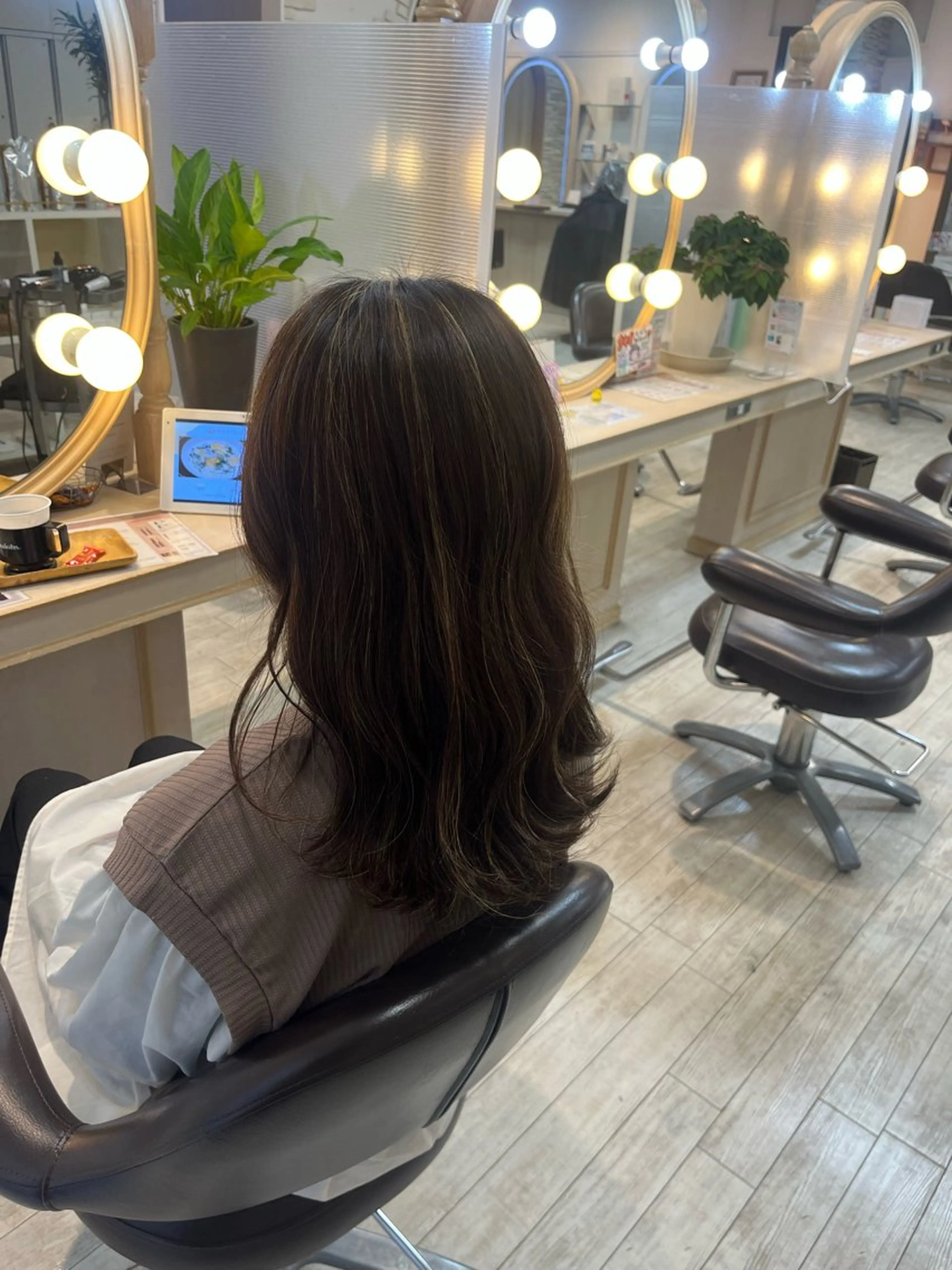 ロング ヘアカラー KEEN.渋沢/ 横溝小夏のヘアスタイル