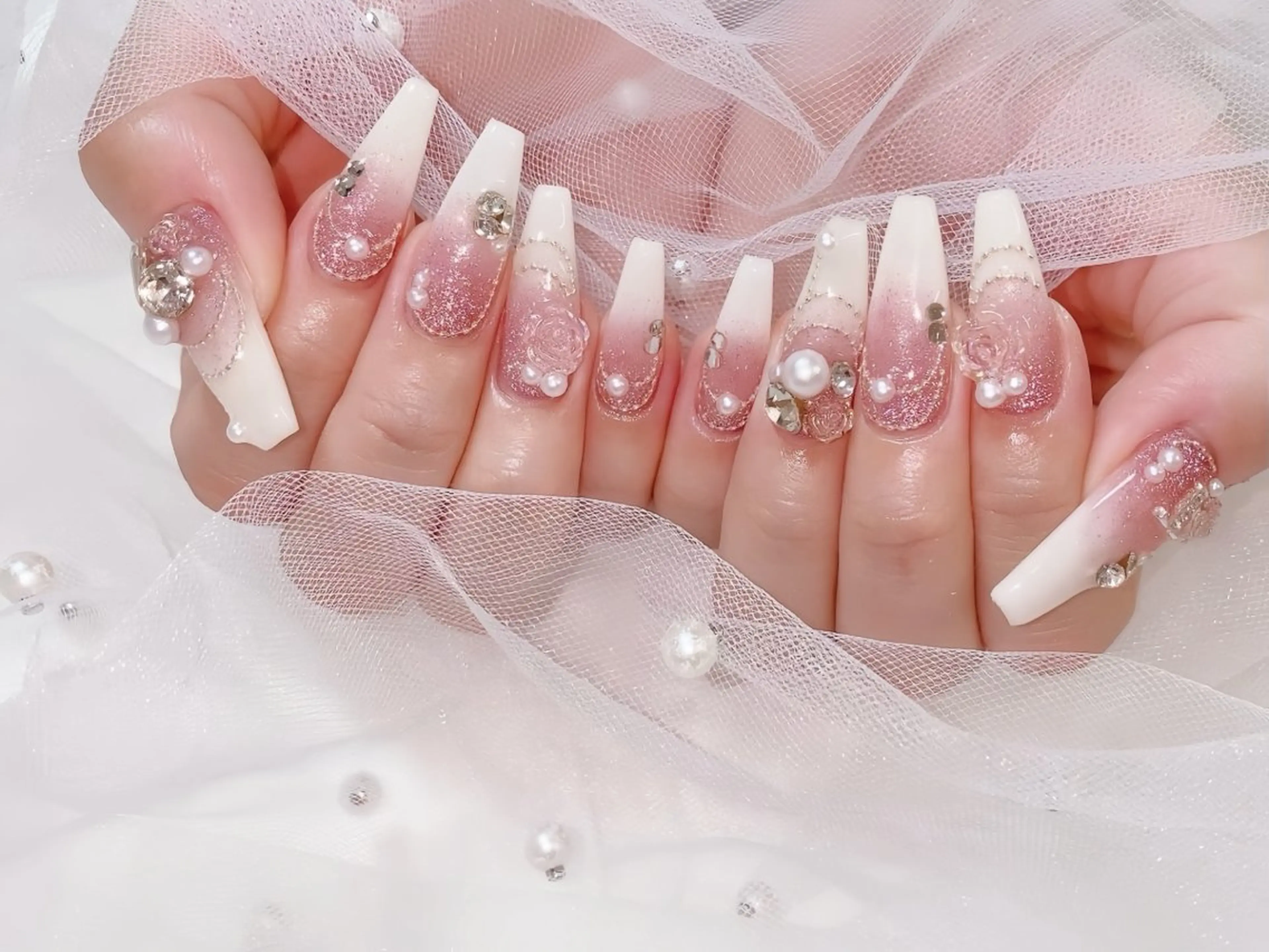 ネイル アートネイル ガーリー 韓国ネイル 持ち込み ニュアンスネイル Rin Nail 新大久保店のネイルデザイン