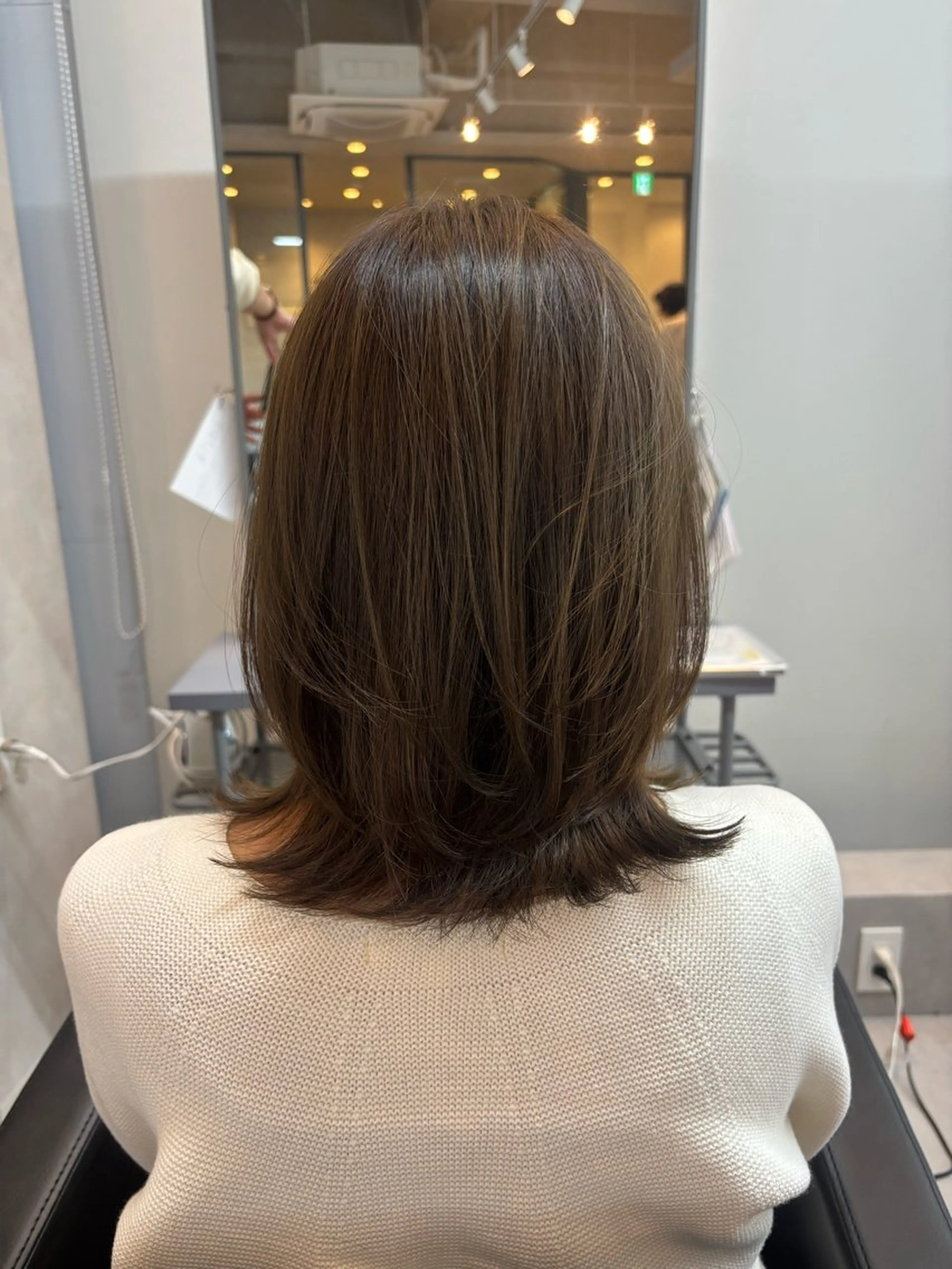 セミロング 茶谷 沙穂のヘアスタイル