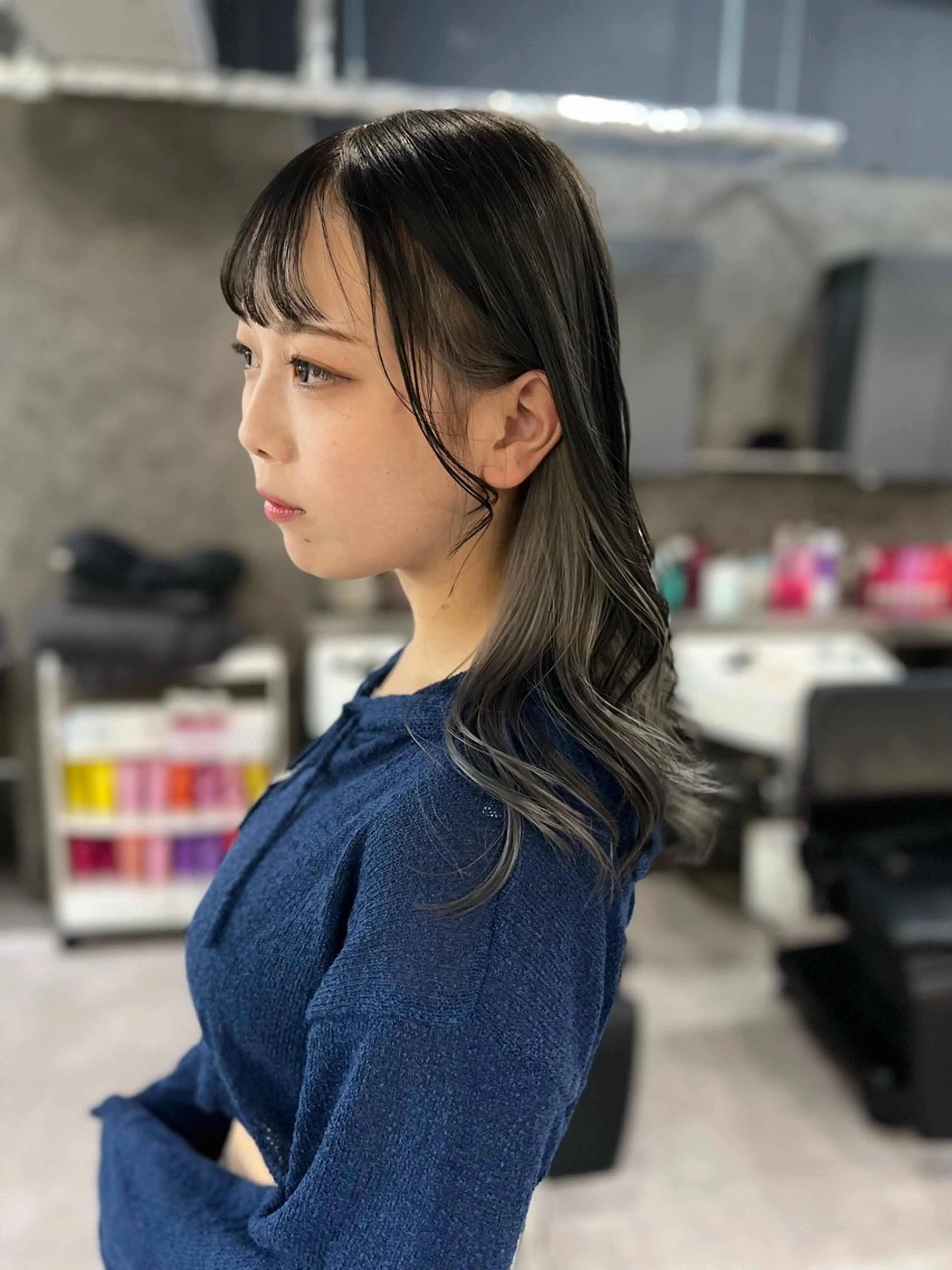 セミロング ミルクティーカラー グレージュ　高山慧輔のヘアスタイル