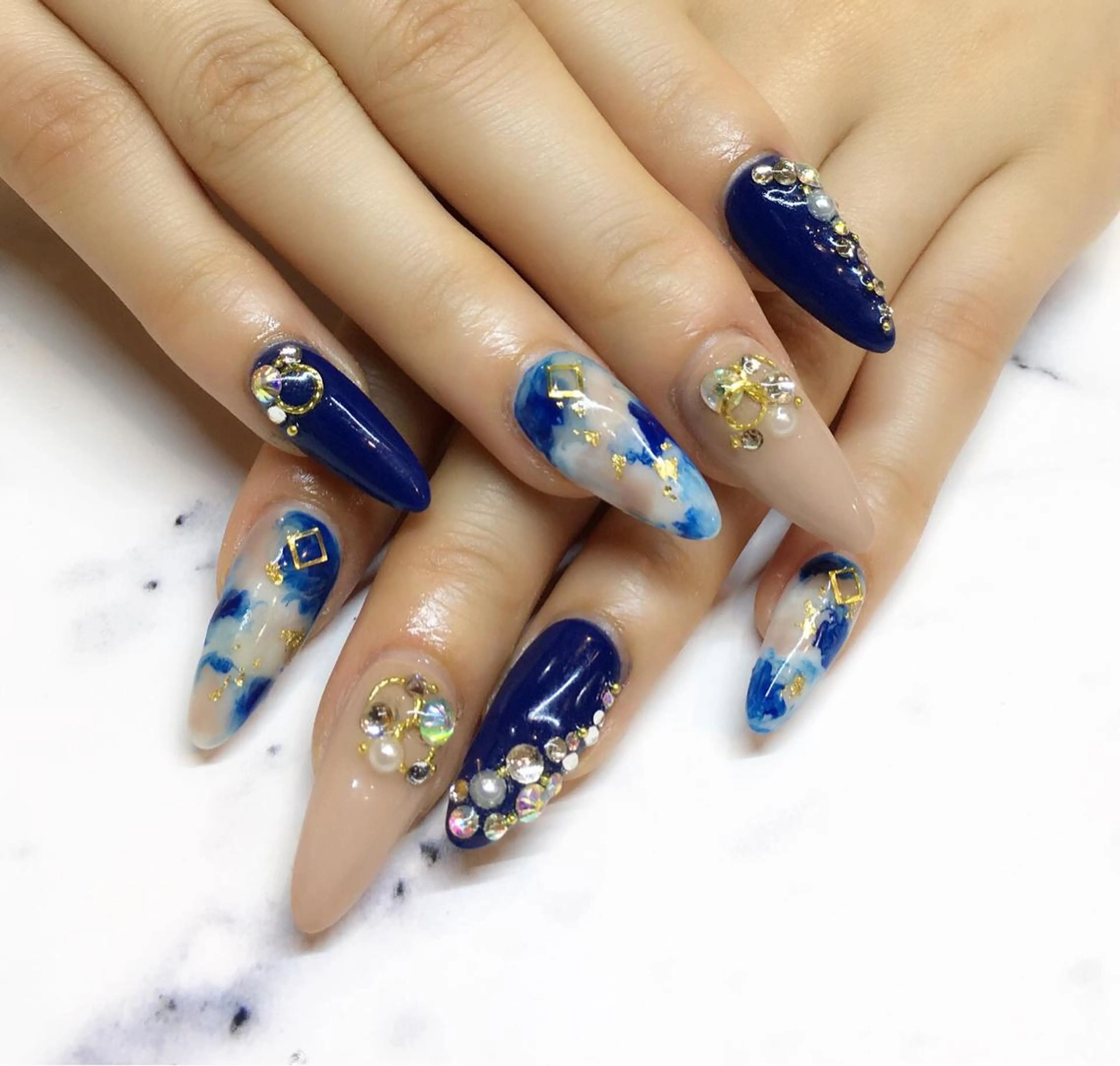 ネイル ブラウン キラキラネイル 持ち込み ネイビー スカルプネイル ハンドネイル nail salon Soeurのネイルデザイン