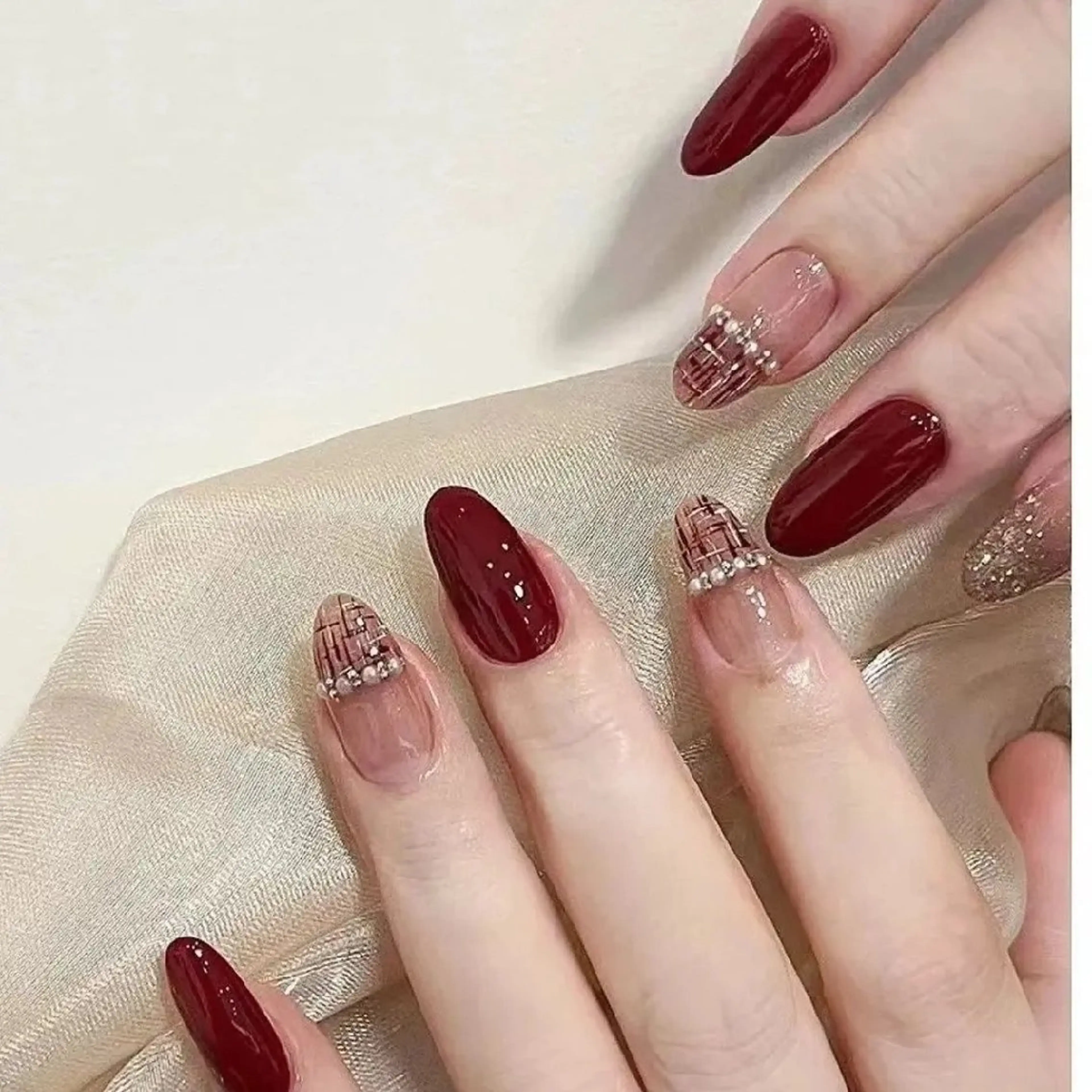 ネイル 冬ネイル クリスマス ハンドネイル ネイリストゆか💅 長さだし、深爪矯正のネイルデザイン