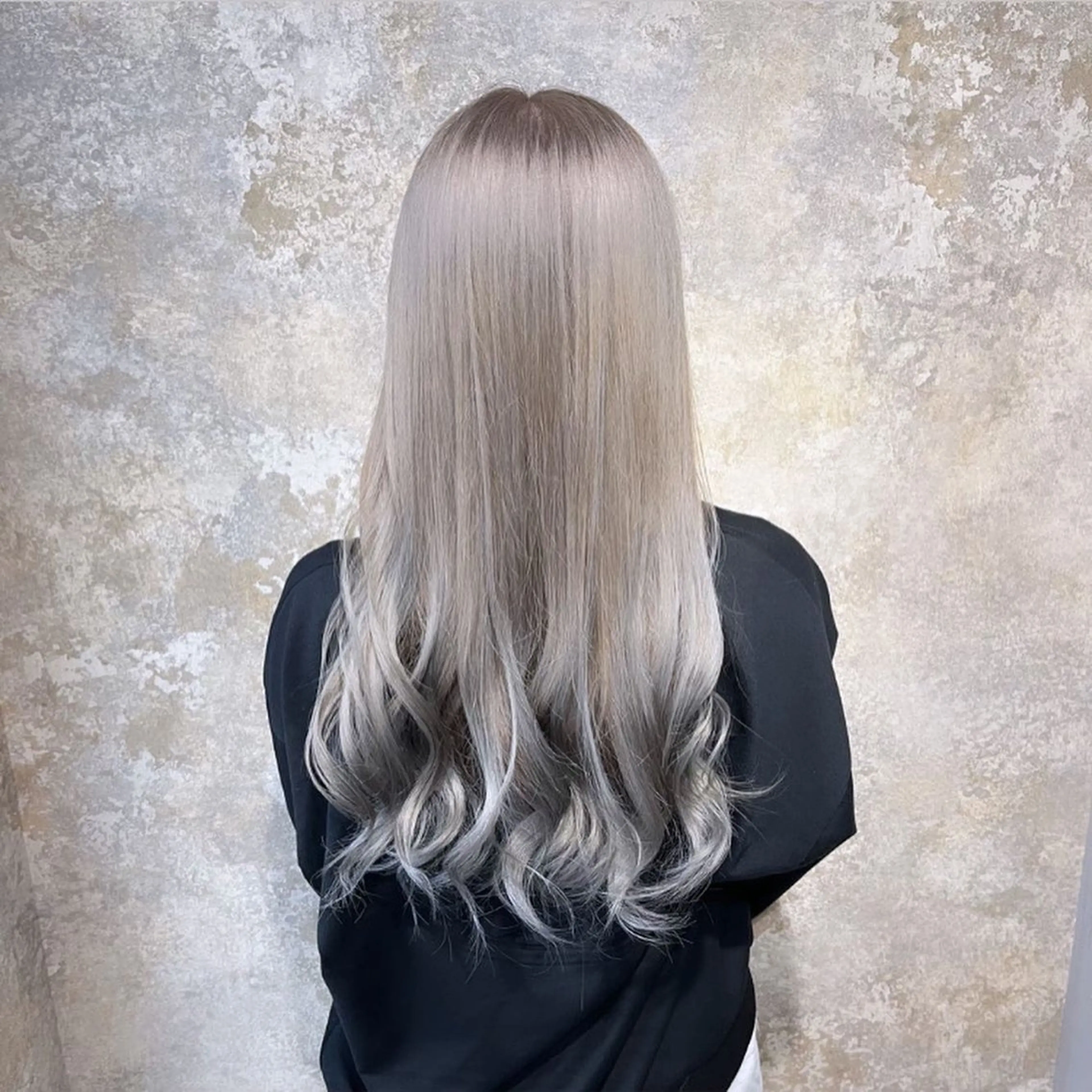 ロング カラー アッシュ ブリーチ ケアブリーチ デザインカラー ハイトーンカラー 編み込みエクステ/ ハイトーン りょすけのヘアスタイル