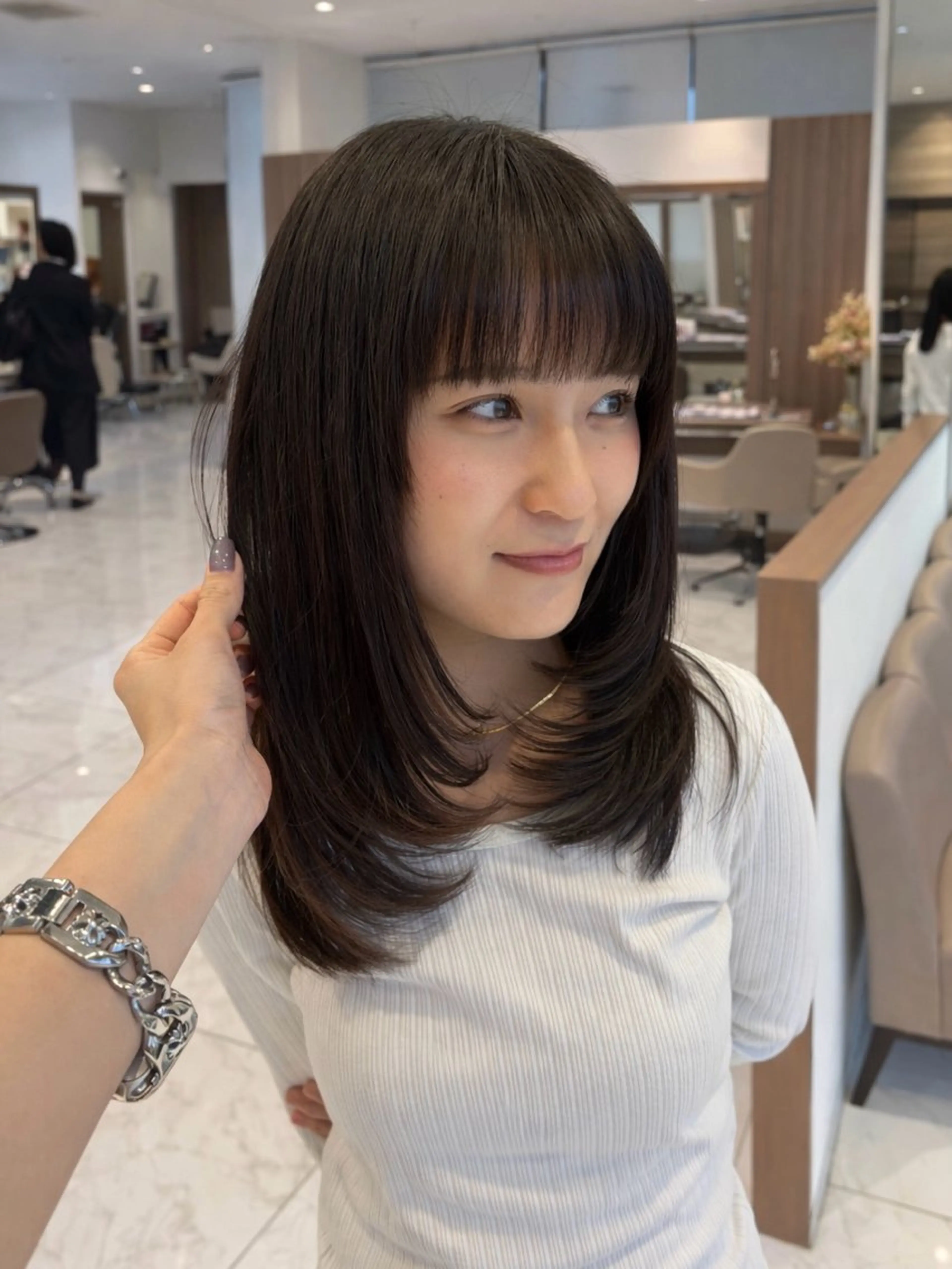 ミディアム レイヤーカット カット 🎀透明感カラー・ きらら🎀のヘアスタイル