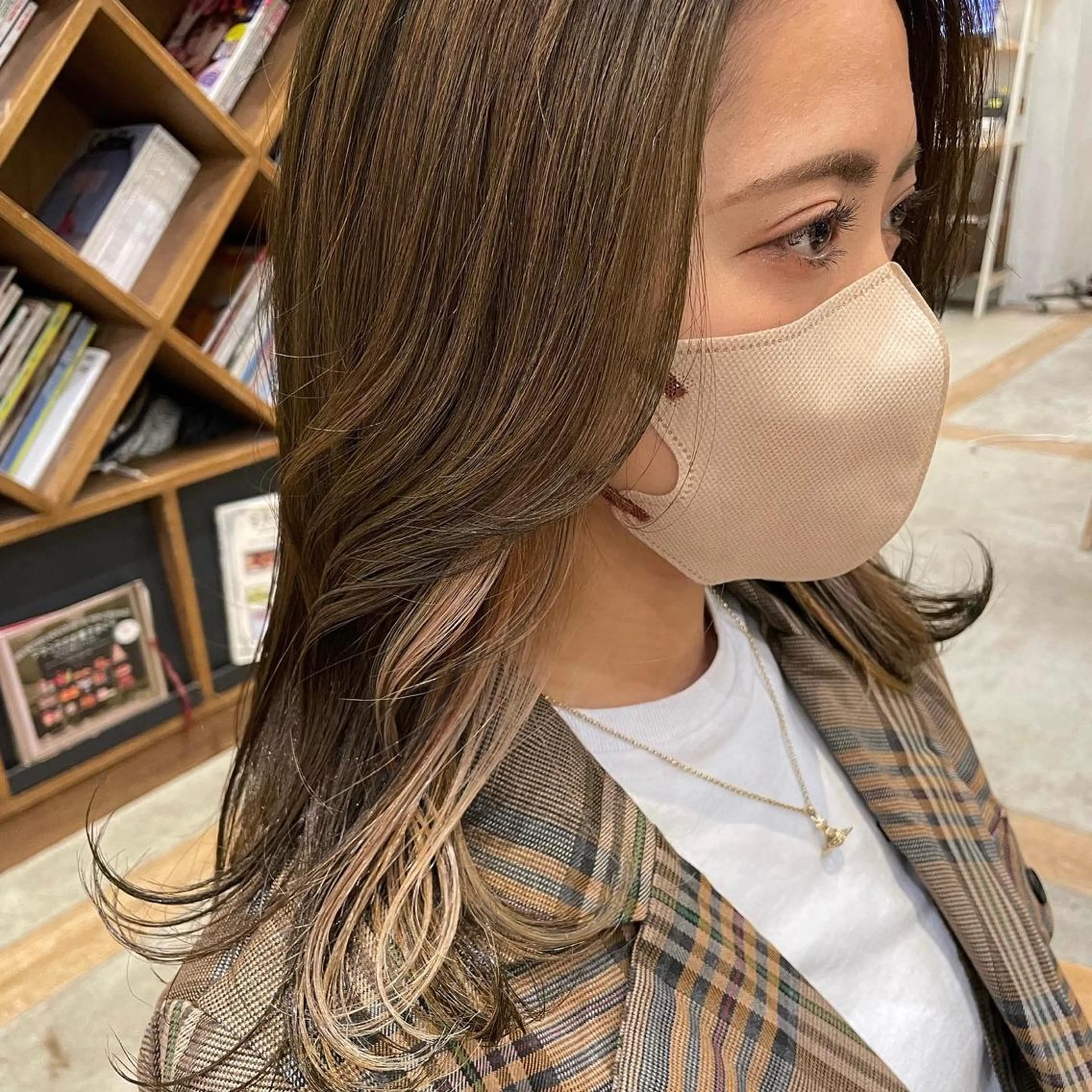 カラー ベージュカラー インナーカラー オリーブベージュ ホワイトベージュ OAK 学芸大学所属・秋葉萌　透明感カラー /レイヤー/ボブ♡のヘアスタイル