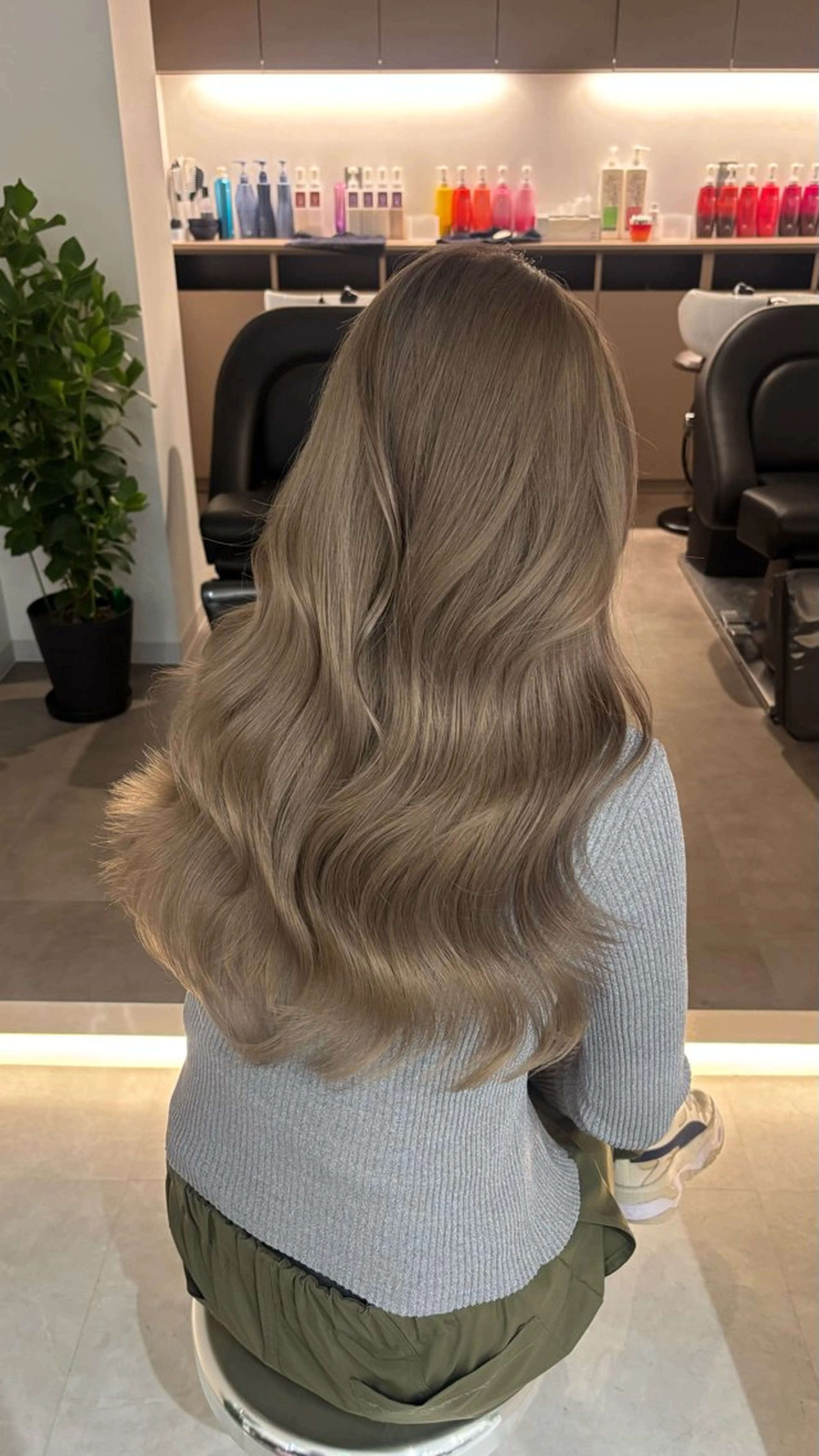 ロング カラー ベージュカラー ハイトーンカラー ミルクティーベージュ ヘアカラー レイヤー/ボブモデル 募集中🕊️正源のヘアスタイル