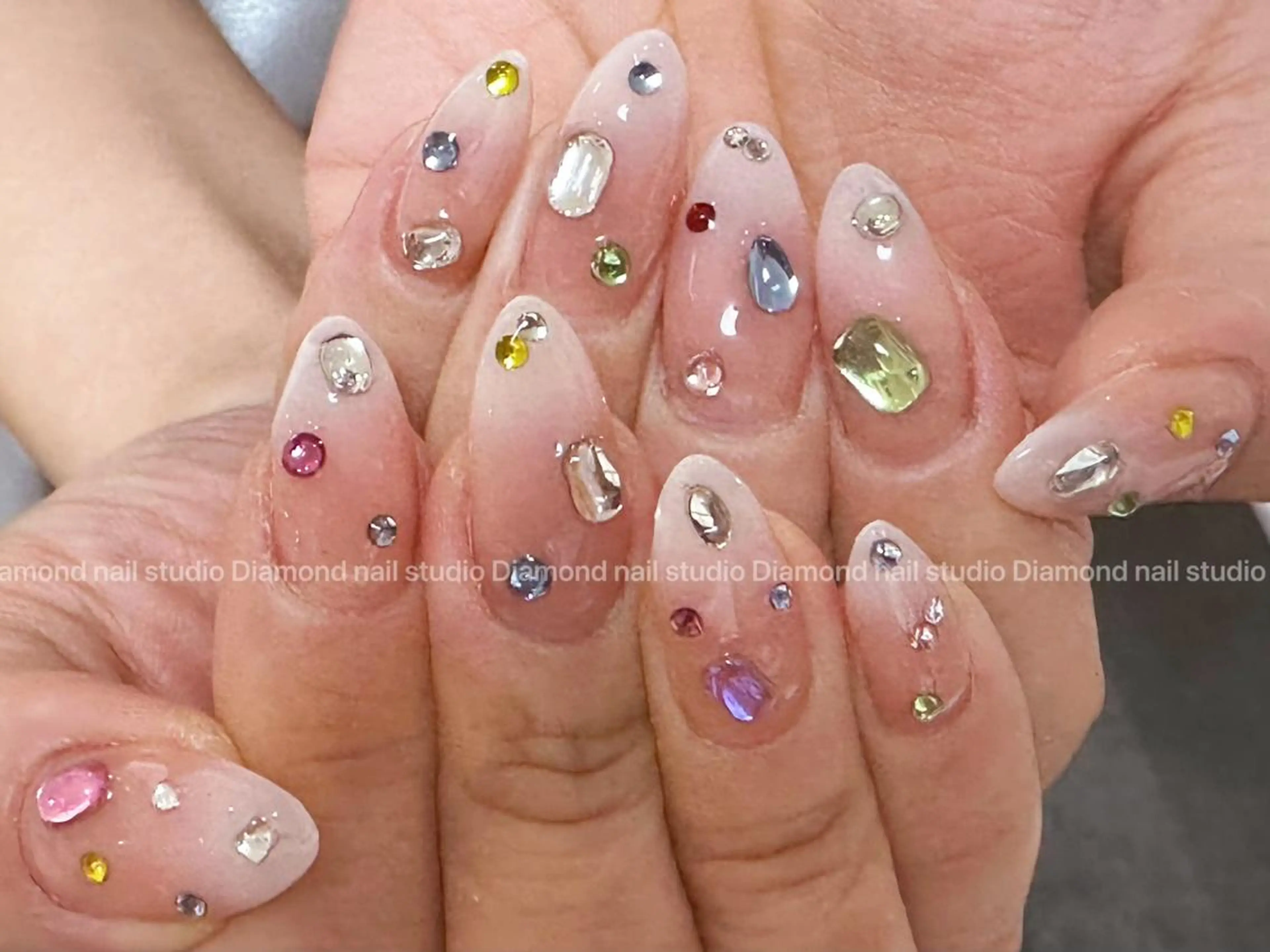 ネイル アートネイル オーロラネイル ガーリー キラキラネイル マグネットネイル ハンドネイル DIAMOND 💦のネイルデザイン