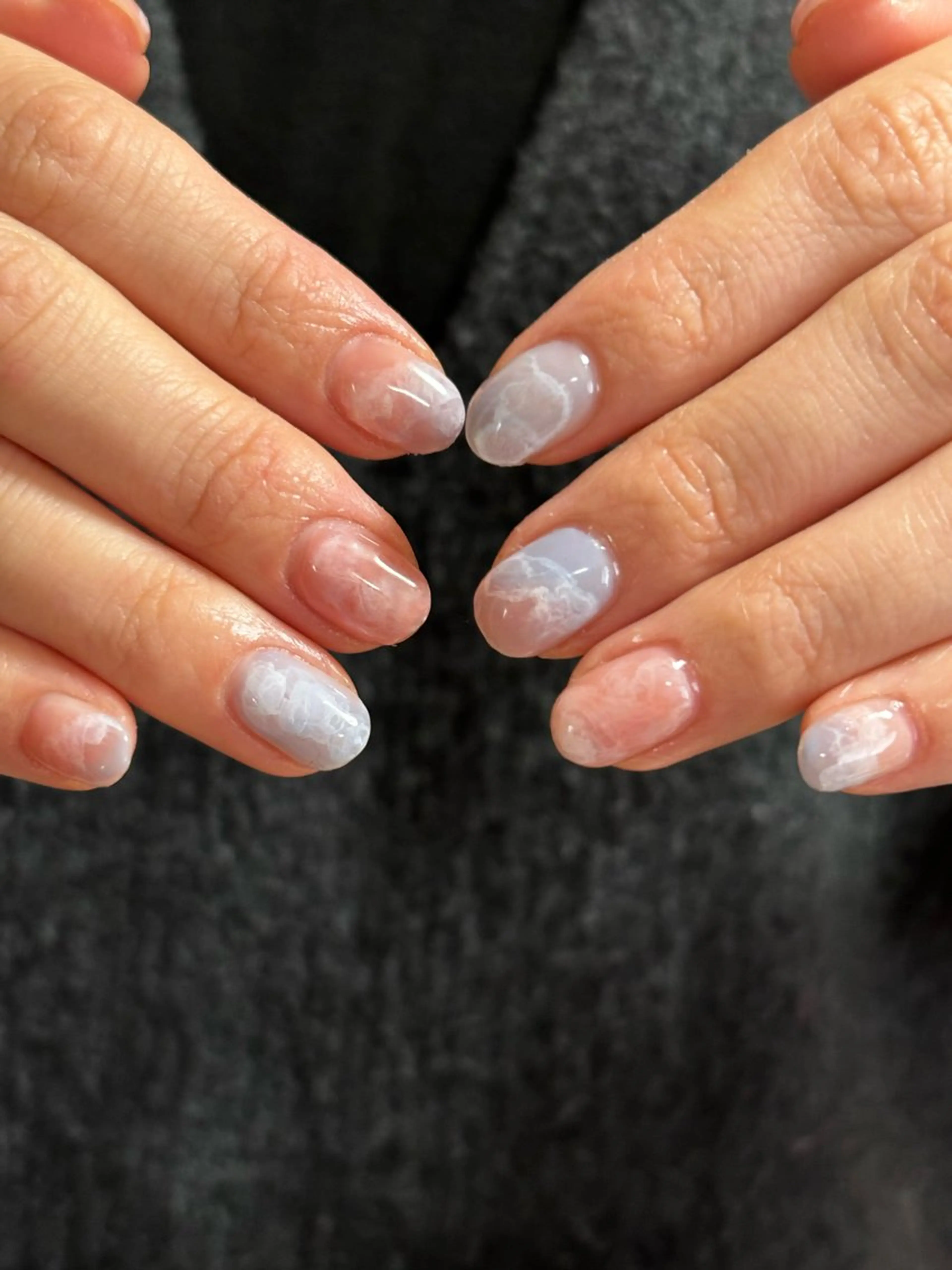 ネイル アートネイル 水色 ニュアンスネイル ピンク kotone / toneのネイルデザイン