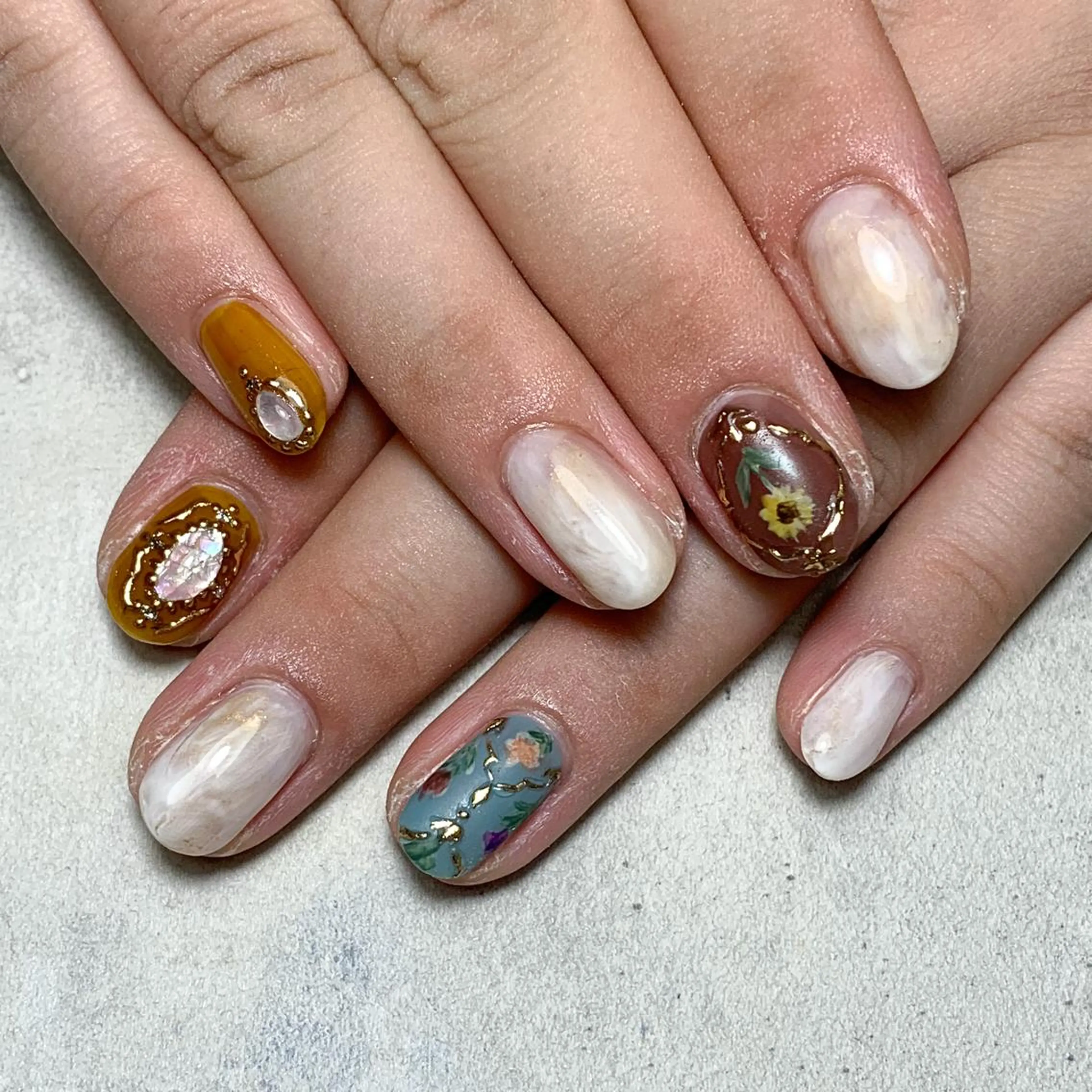 ネイル ハンドネイル atelier　FIORITURA所属・FIORITURA aiのネイルデザイン