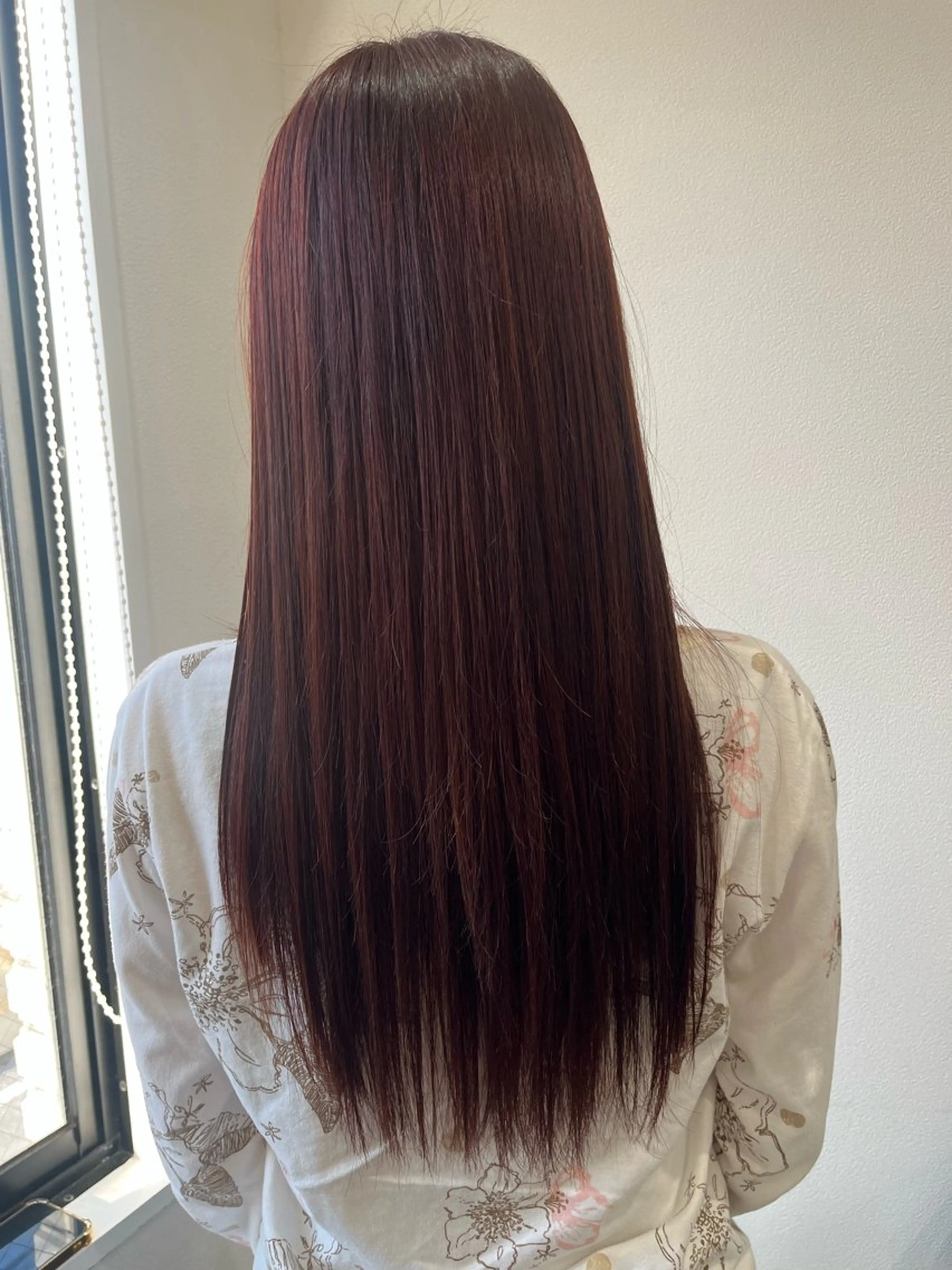 ロング ヘアカラー 東村 桃花のヘアスタイル