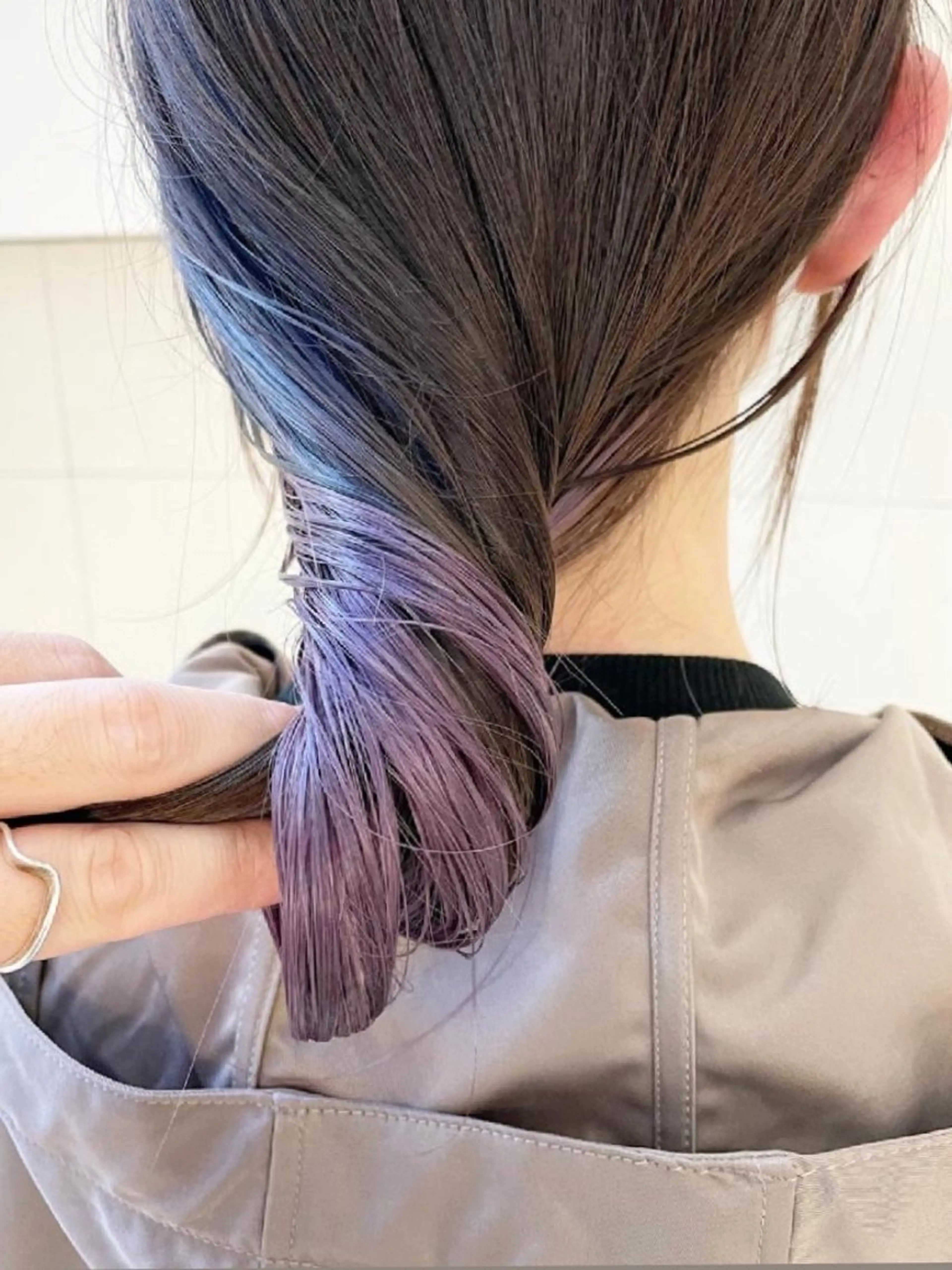 ミディアム キリカ新宿所属・ブリーチ/ エクステ/レイヤーのヘアスタイル