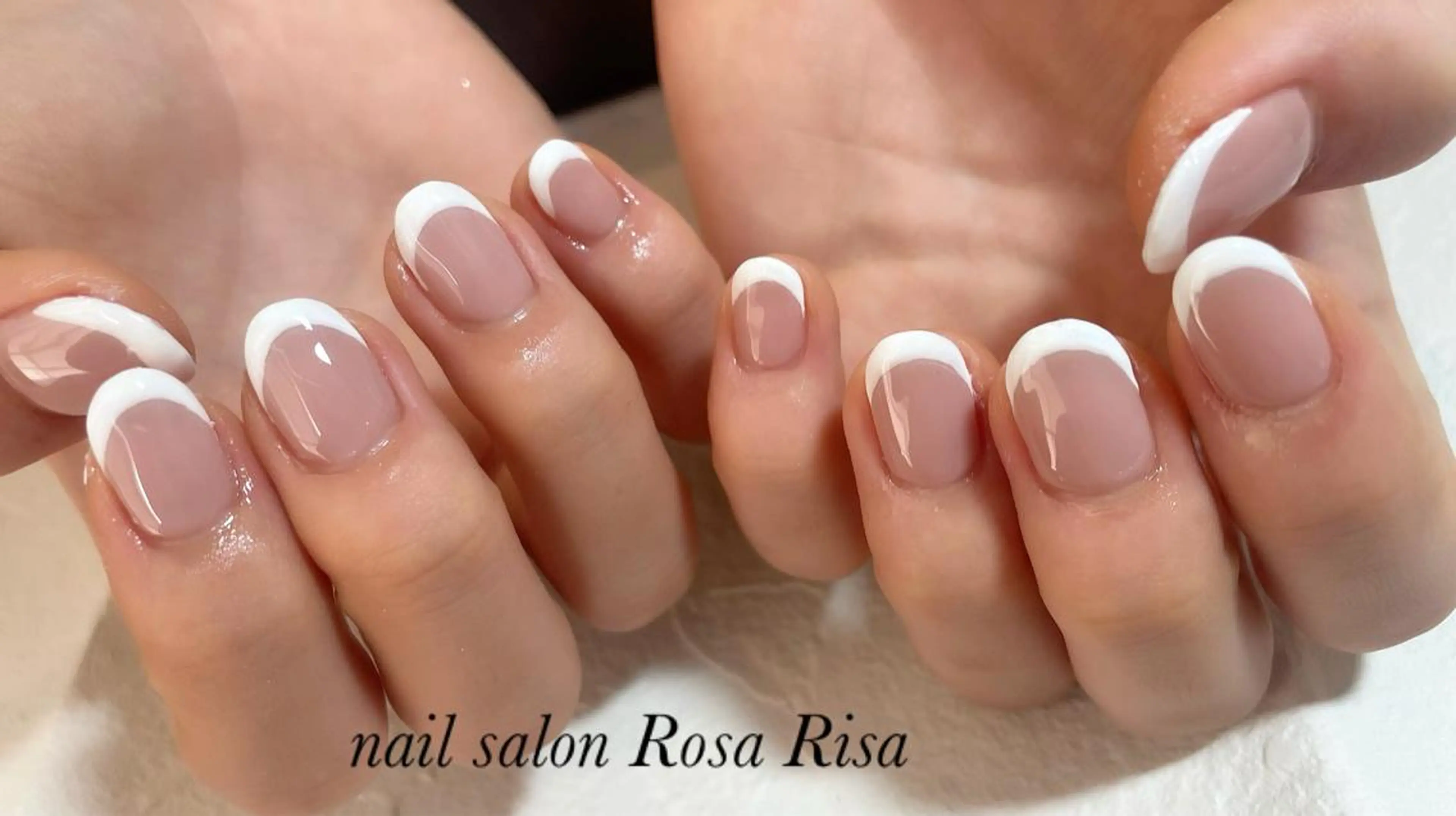 ミディアム ネイル フレンチネイル ハンドネイル ネイルスタジオ シェイクユアハンズのネイルデザイン