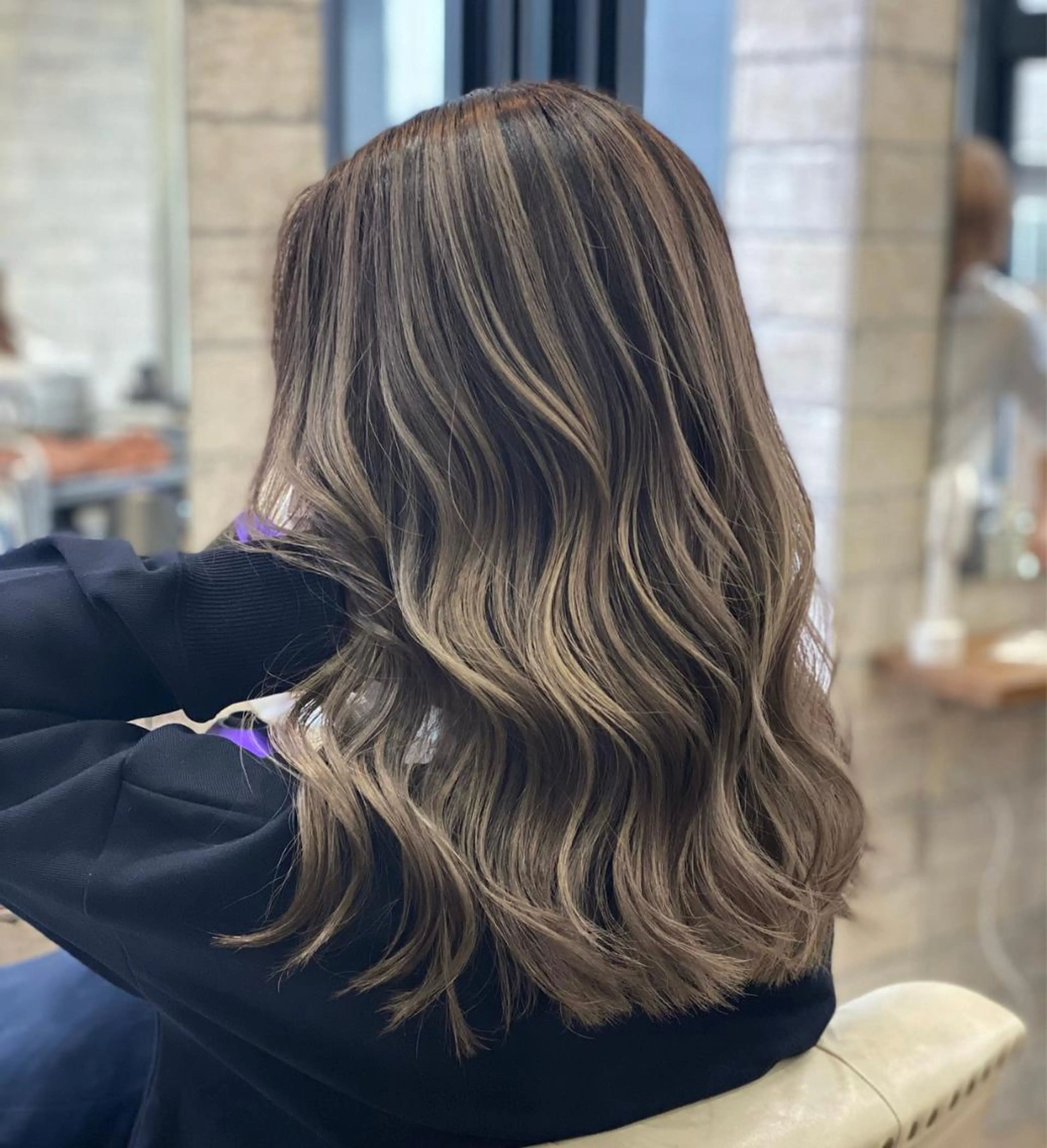 ロング カラー パーマ ヘアアレンジ メンズ キッズ ネイル マツエク・マツパ カット ヘアカラー ハイライト、レイヤー カット/西梅田/中西のヘアスタイル