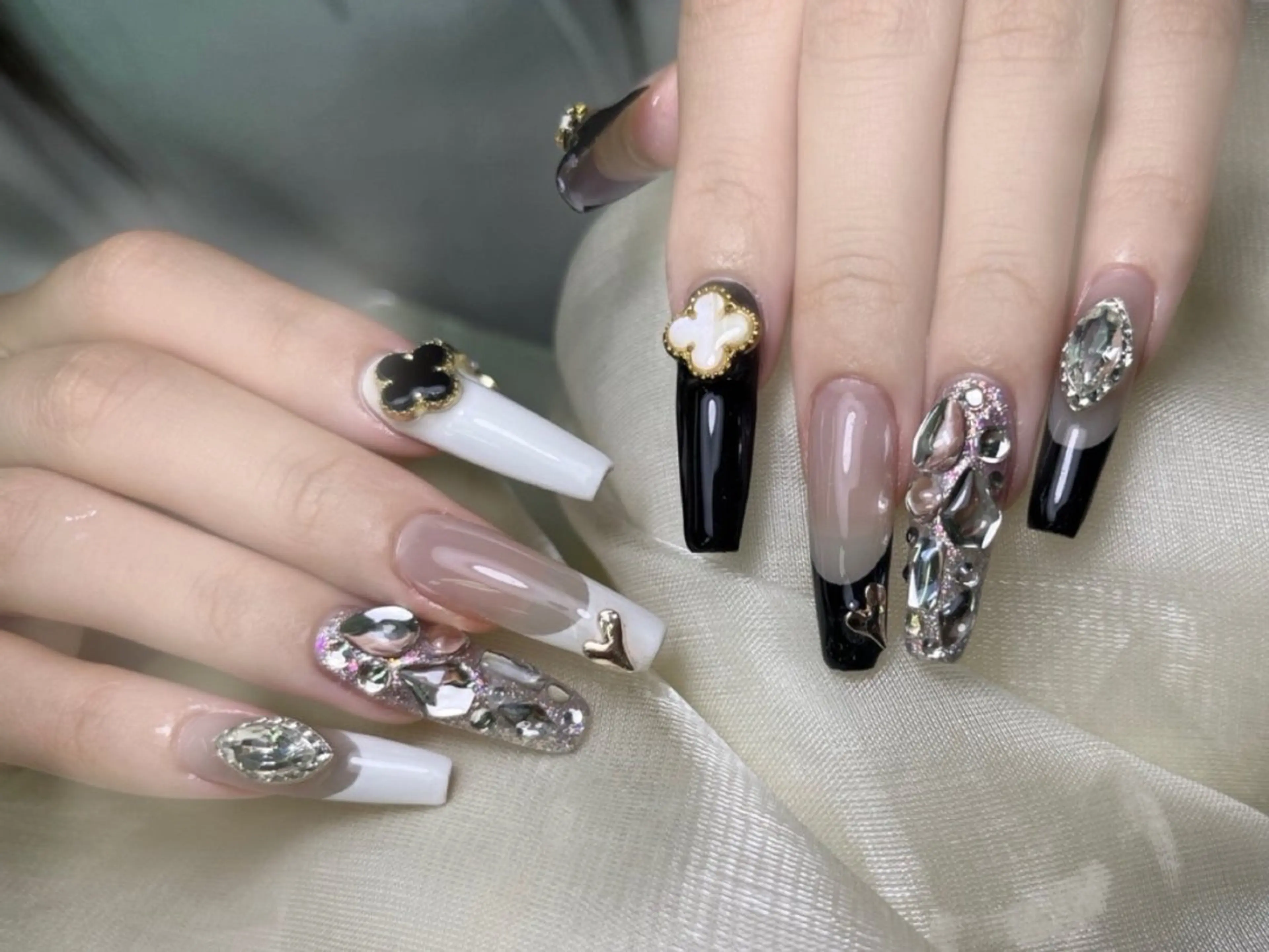 ネイル lucky nail 歌舞伎町のネイルデザイン