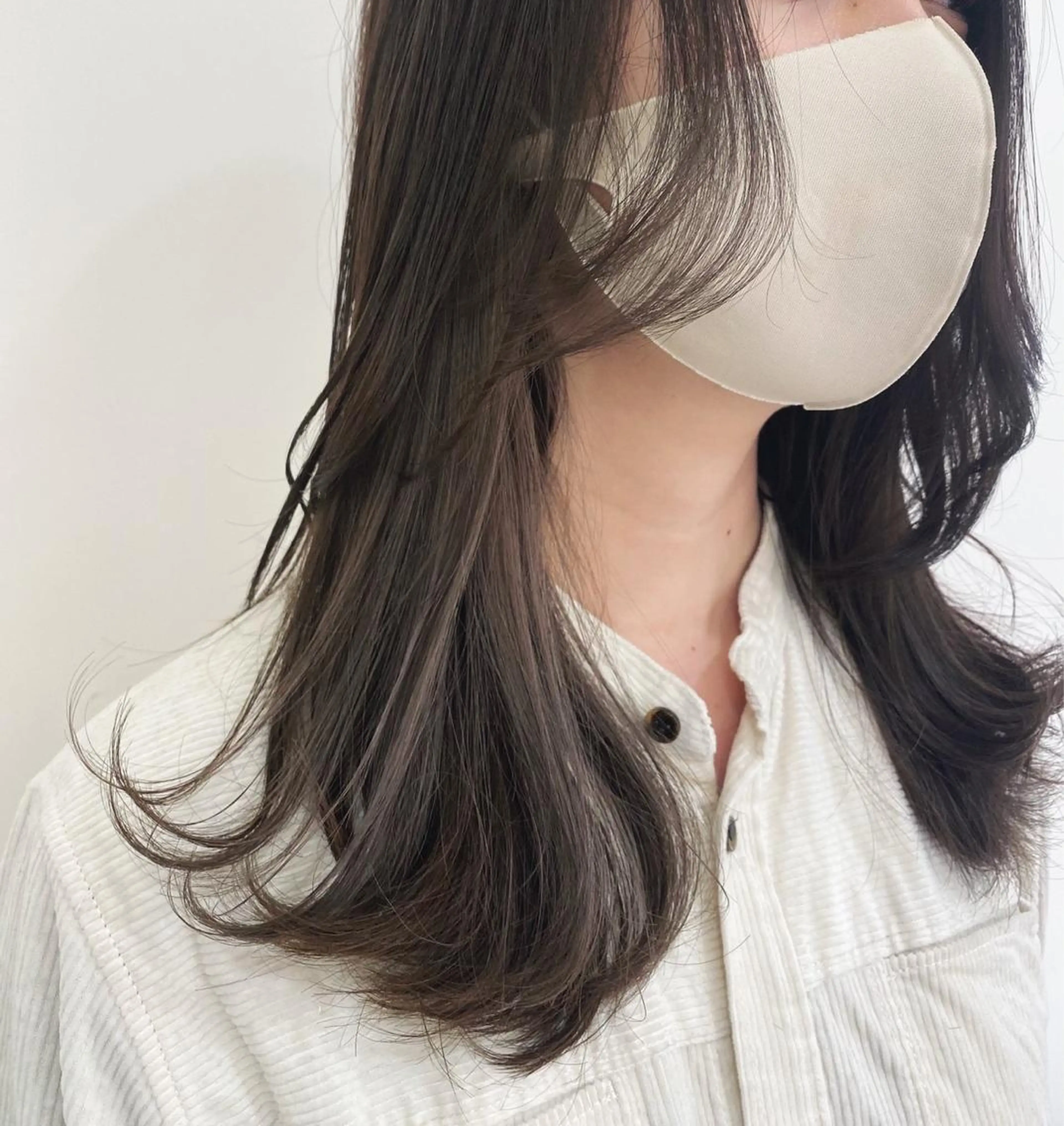 セミロング カラー THE SALONS 渋谷246店所属・HCA studioのヘアスタイル