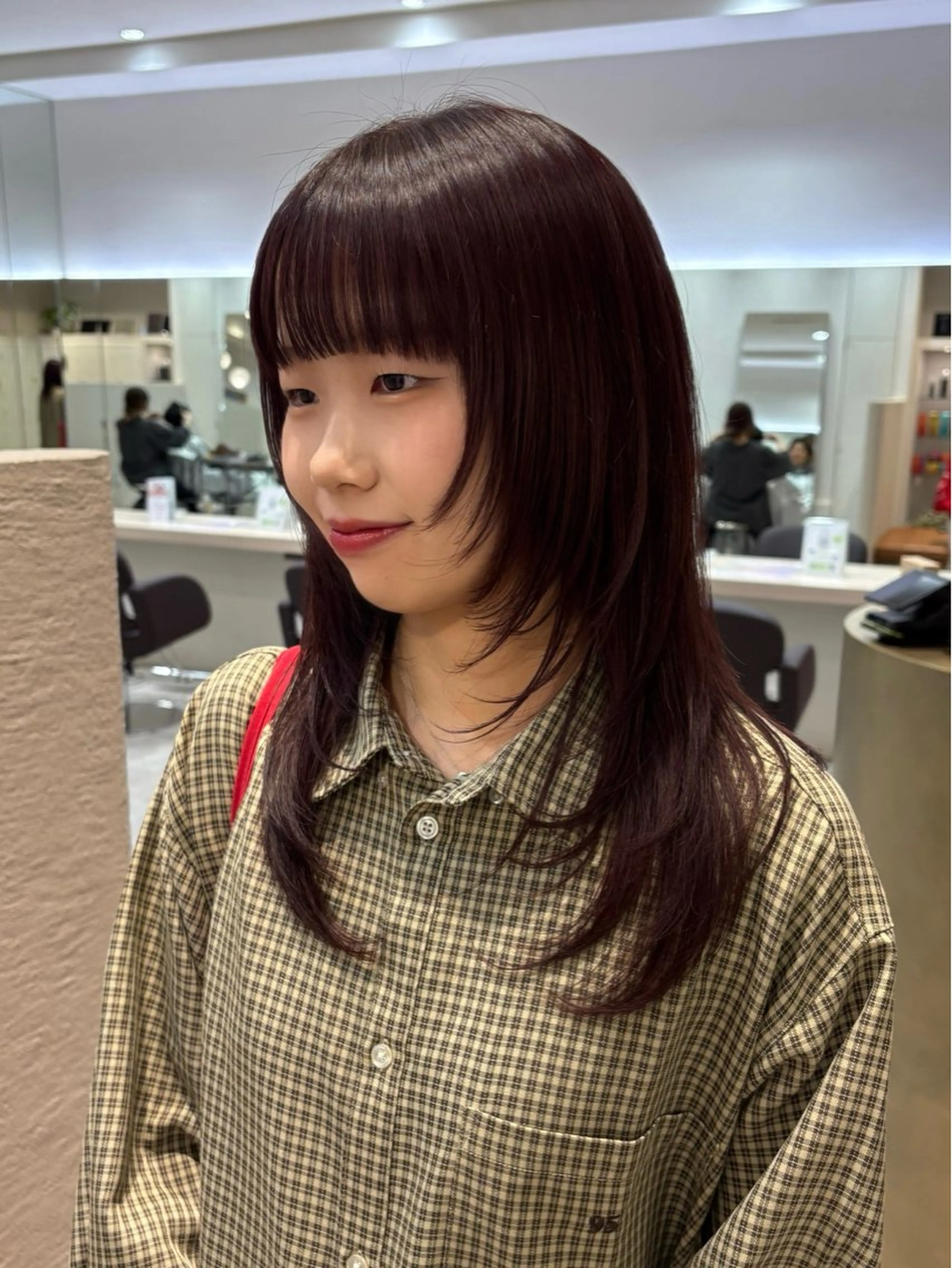 ロング カラー カシス レッドカラー レイヤーカット ロング カット ヘアカラー トリートメント 顔まわりレイヤー/ ボブ/atsumiのヘアスタイル