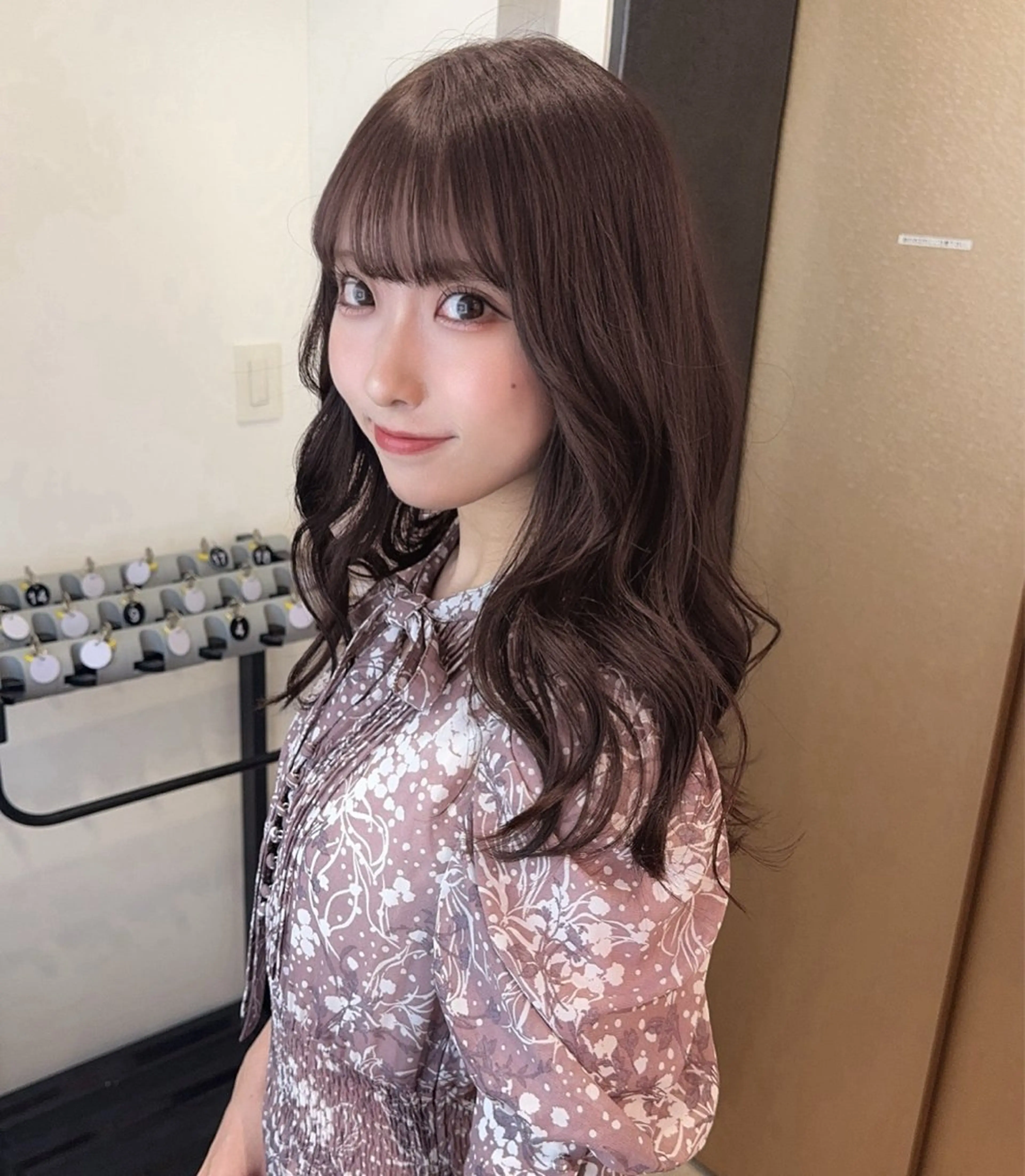 ミディアム カット ヘアカラー トリートメント サロウィン新宿三丁目East所属・💕冬モテ×上品色気 モテヘア💕山田航介のヘアスタイル