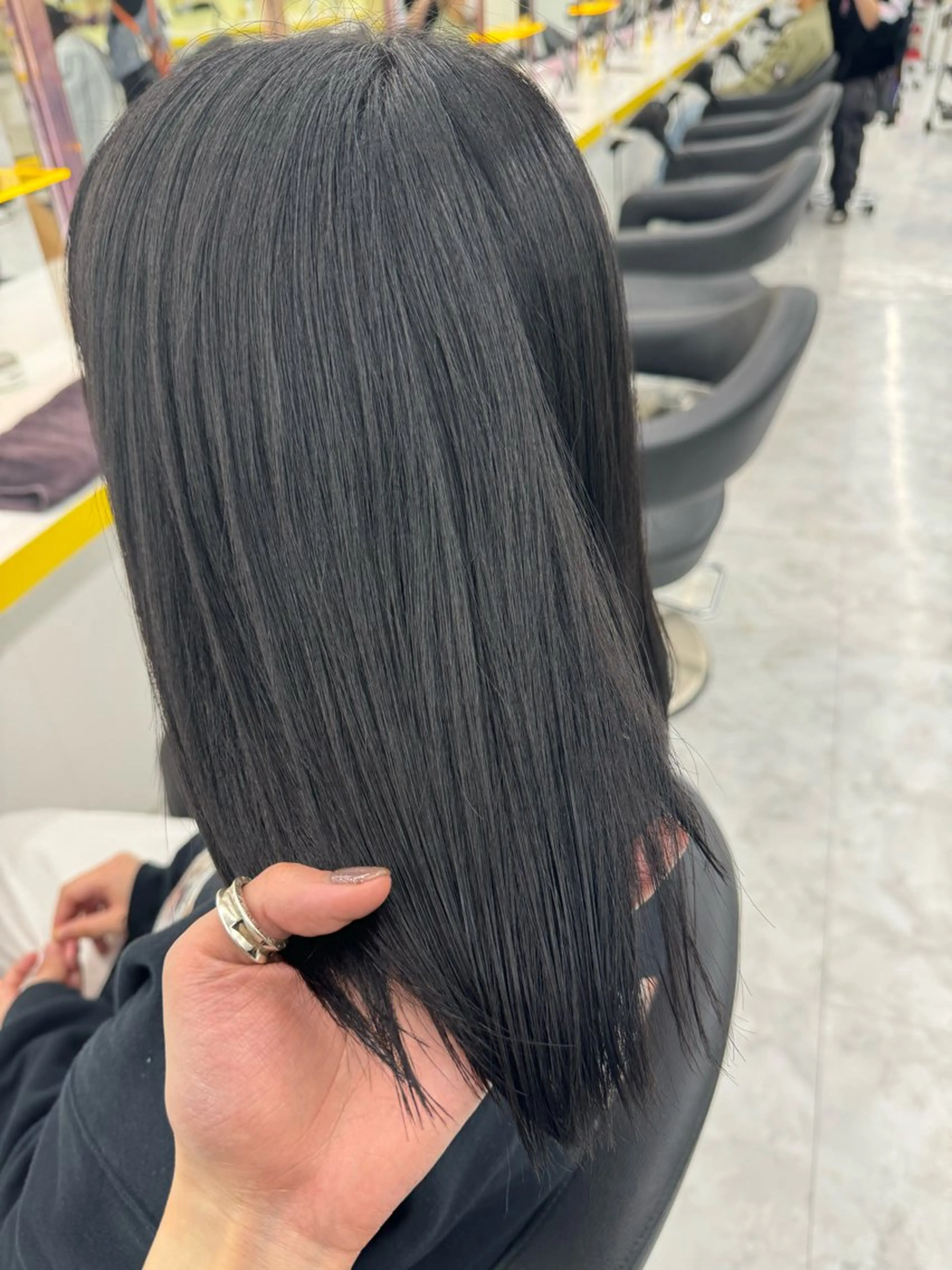 ミディアム カラー ヘアアレンジ カット ヘアカラー トリートメント ☁️トレンド✖️ 透明感☁️りくのヘアスタイル