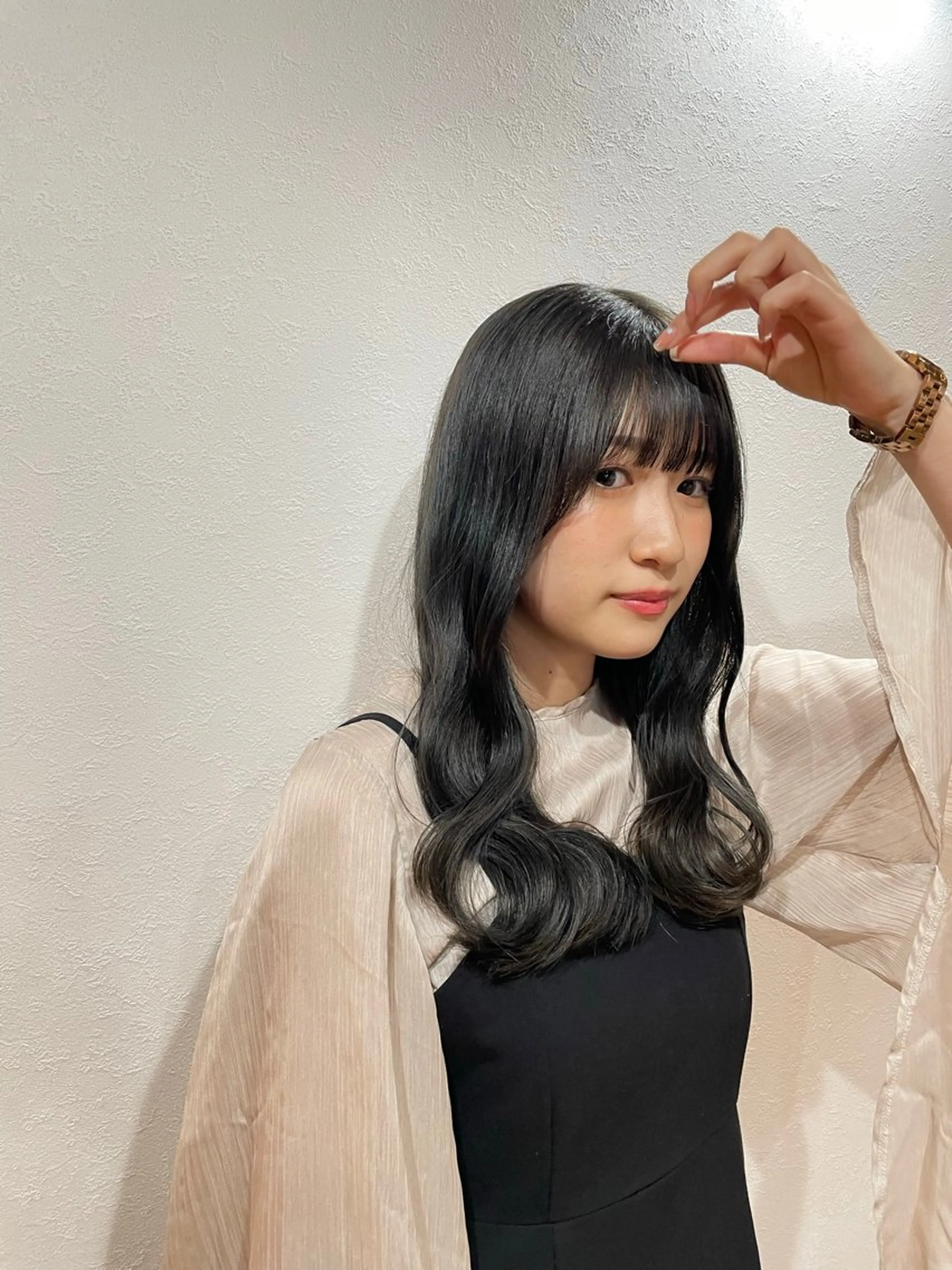 ミディアム カラー ベージュカラー 透明感カラー オリーブベージュ 林　蓮／レイヤー /透明感カラーのヘアスタイル