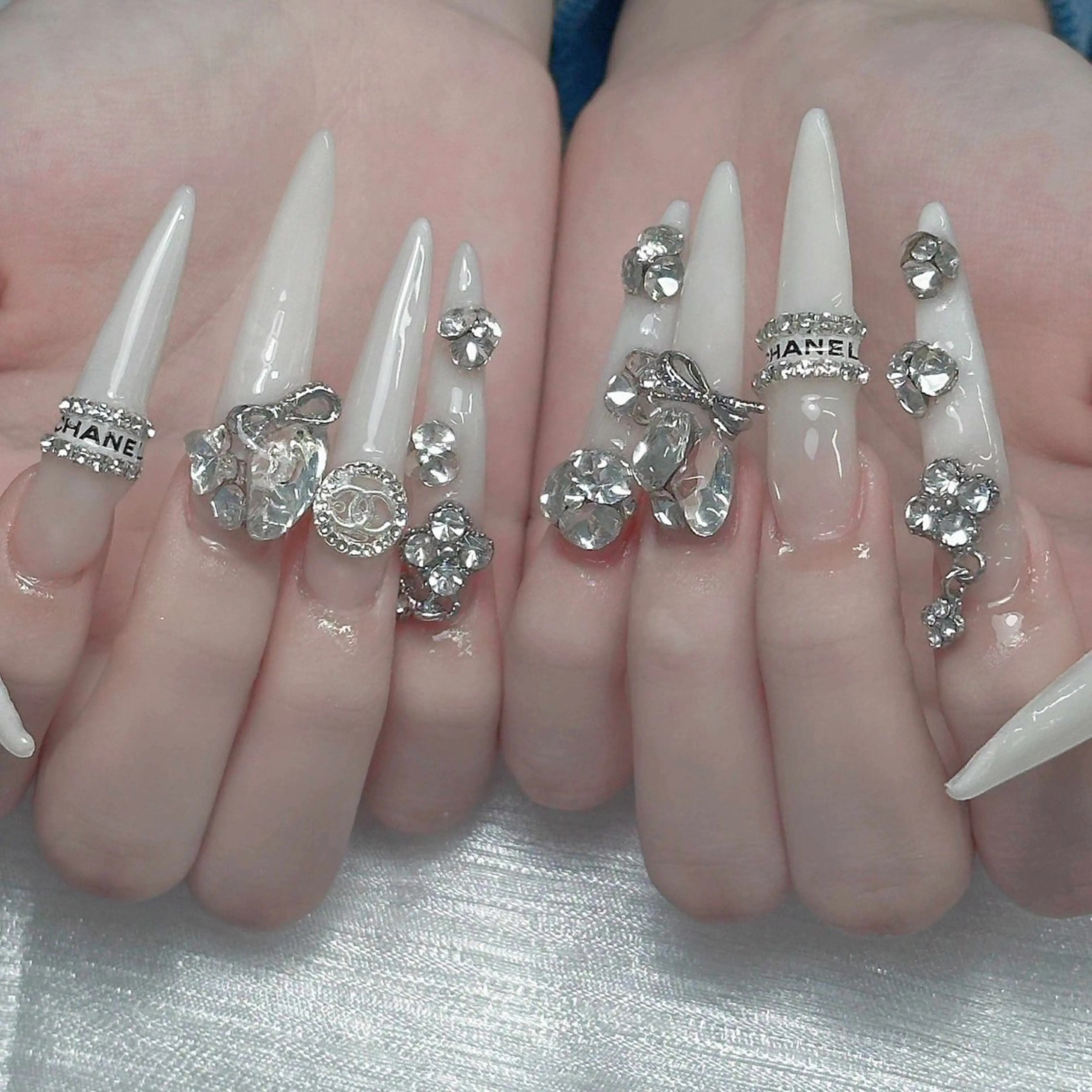 ネイル アートネイル ジェルネイル キラキラネイル 持ち込み シンプルネイル Nova Nail Salonのネイルデザイン