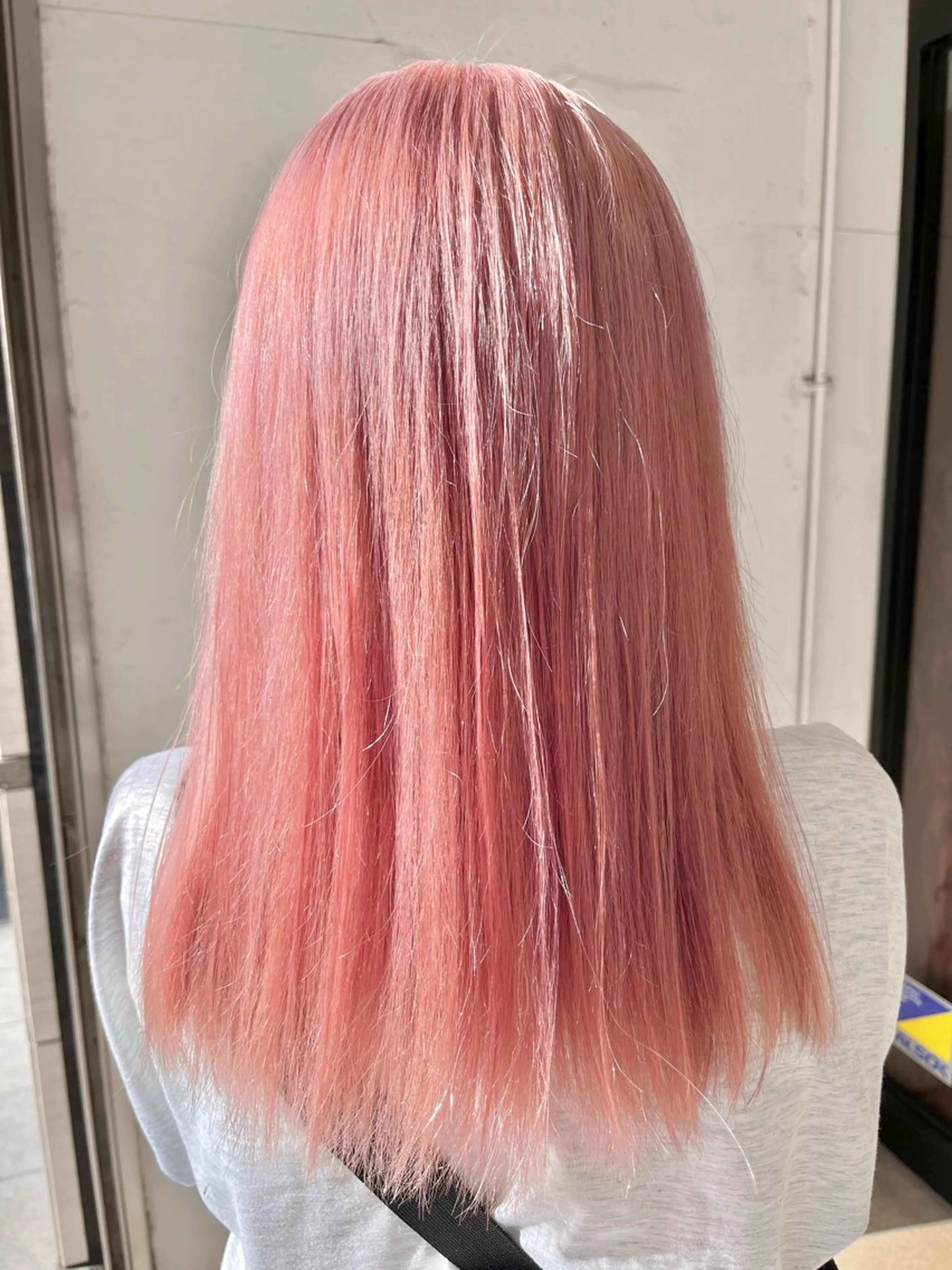 セミロング カラー ブリーチ ピンクカラー ☻BRAVE柏東口店 わたなべ りこ☻のヘアスタイル