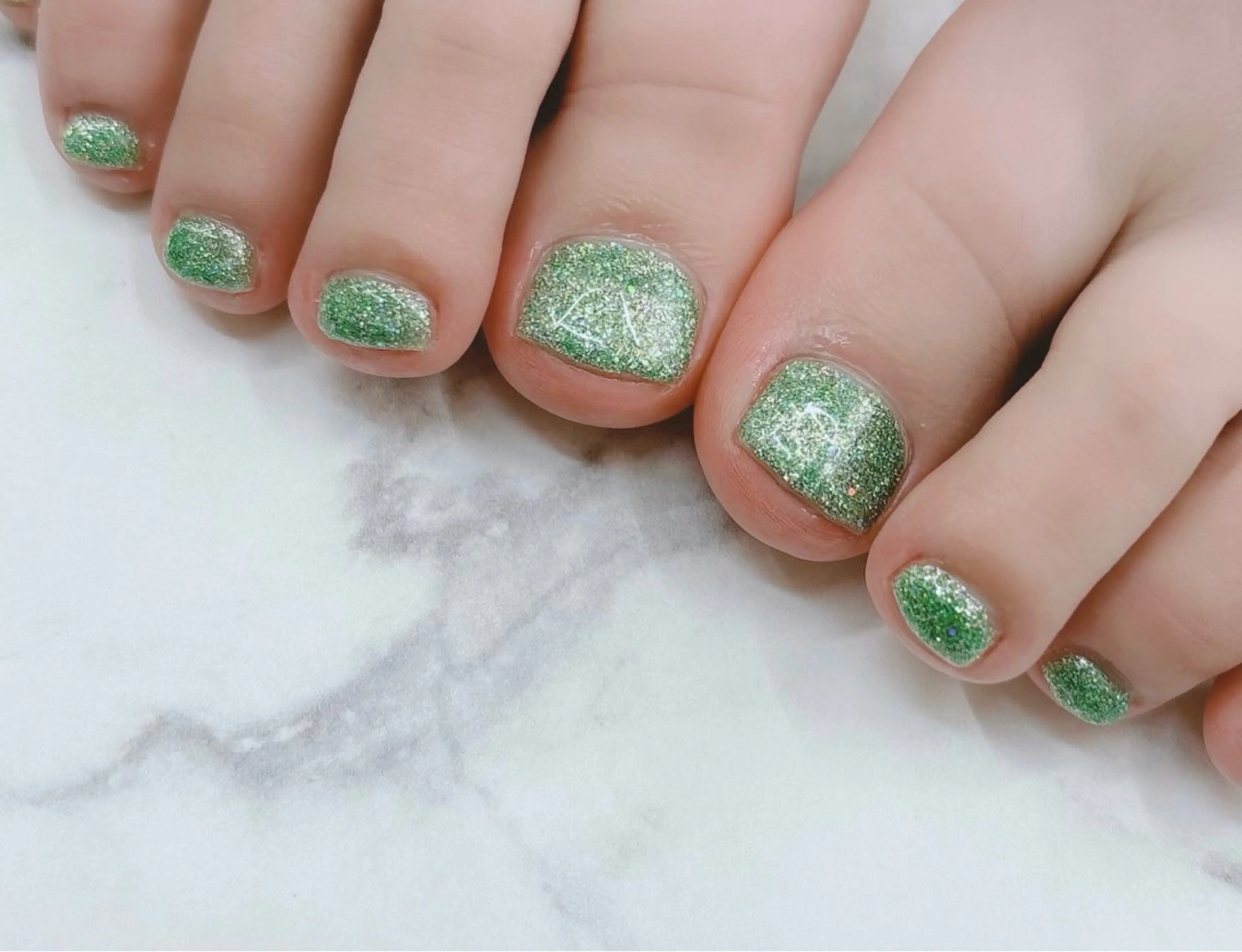 ネイル フットネイル Regene ARAKIのネイルデザイン