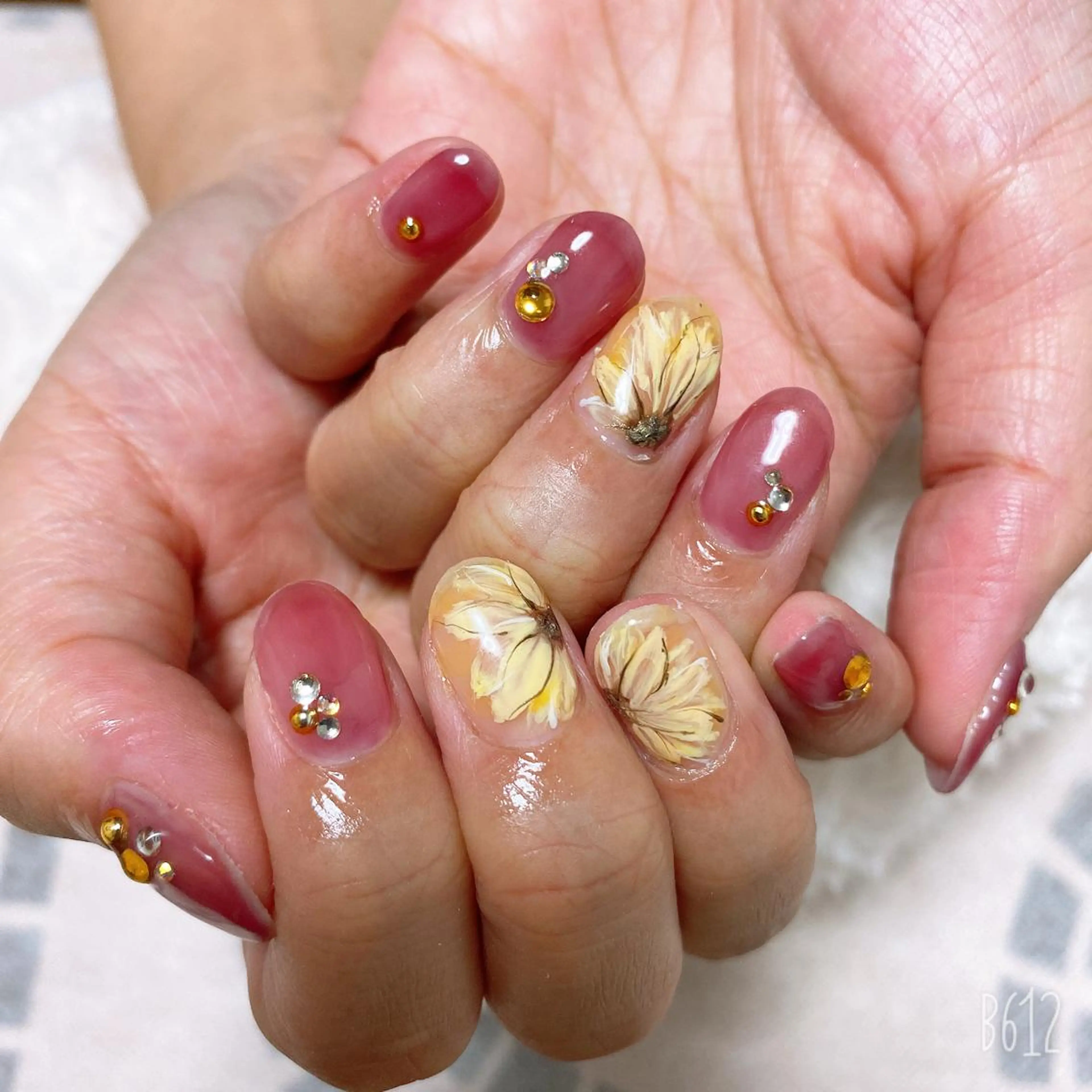 ネイル The Best Beauty受付担当のヘアスタイル