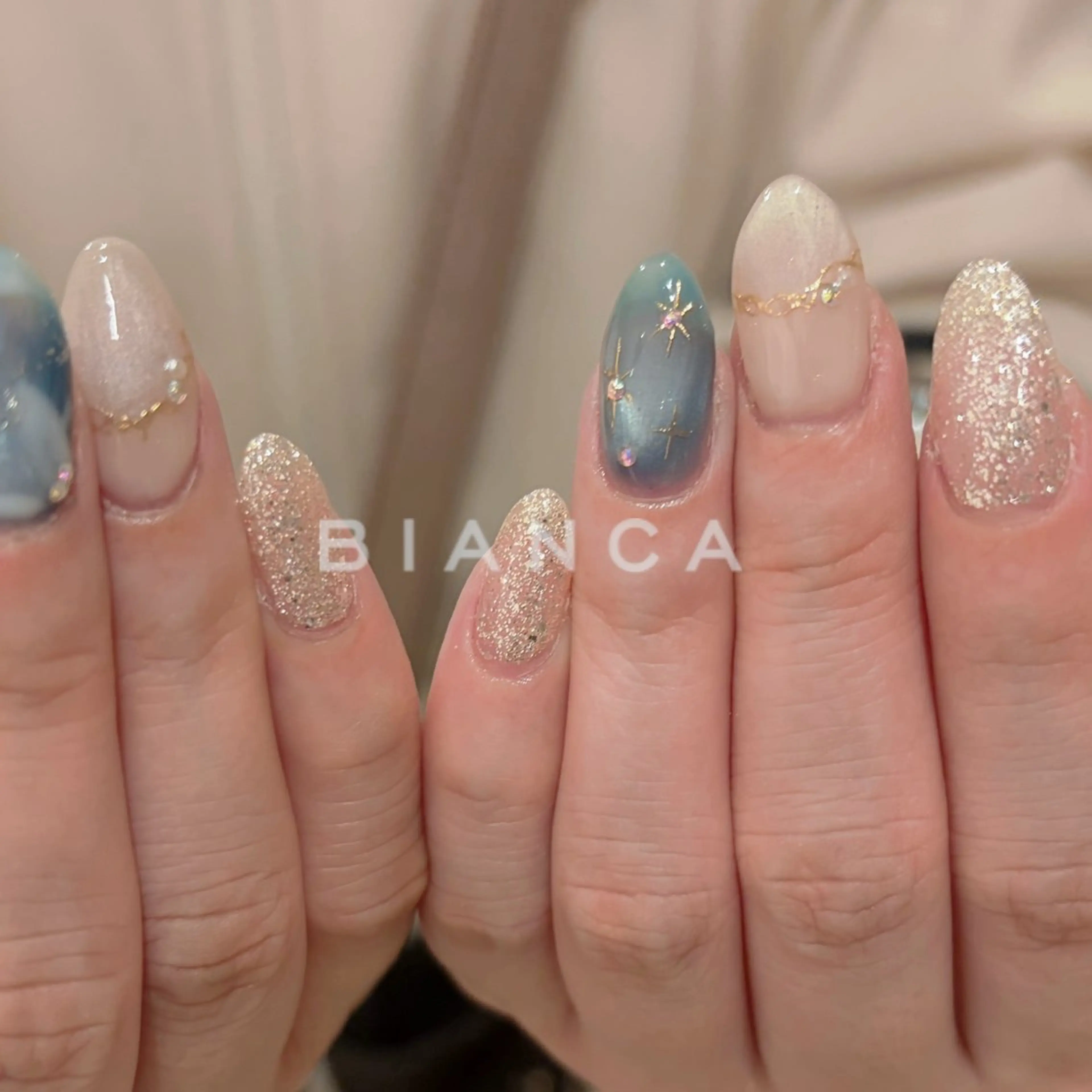ネイル アートネイル ブルー キラキラネイル マグネットネイル ミラーネイル ハンドネイル Bianca名駅店 あゆのネイルデザイン