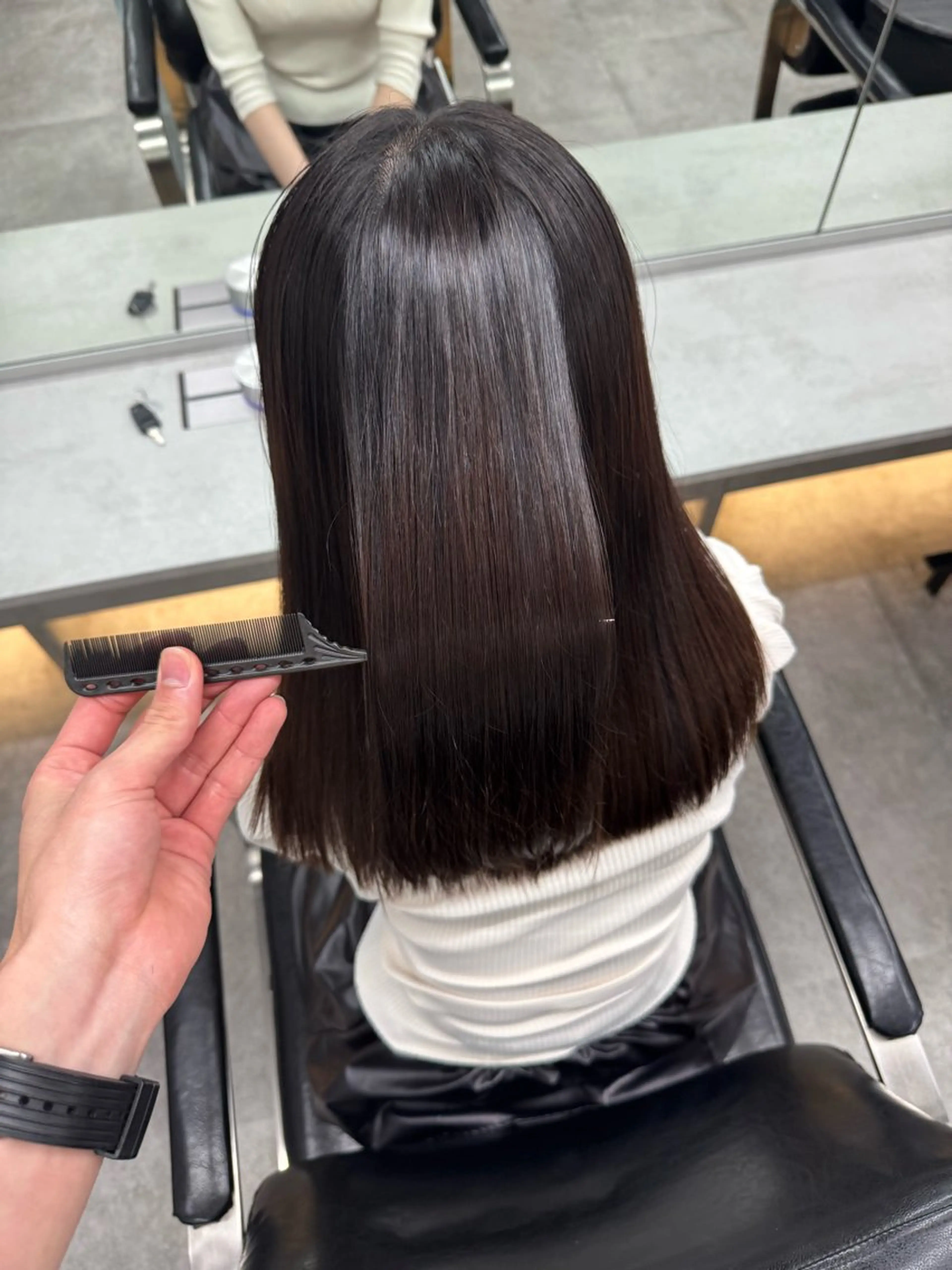 セミロング カット 縮毛矯正 あなたのお悩み改善" You"💚❤️💛のヘアスタイル