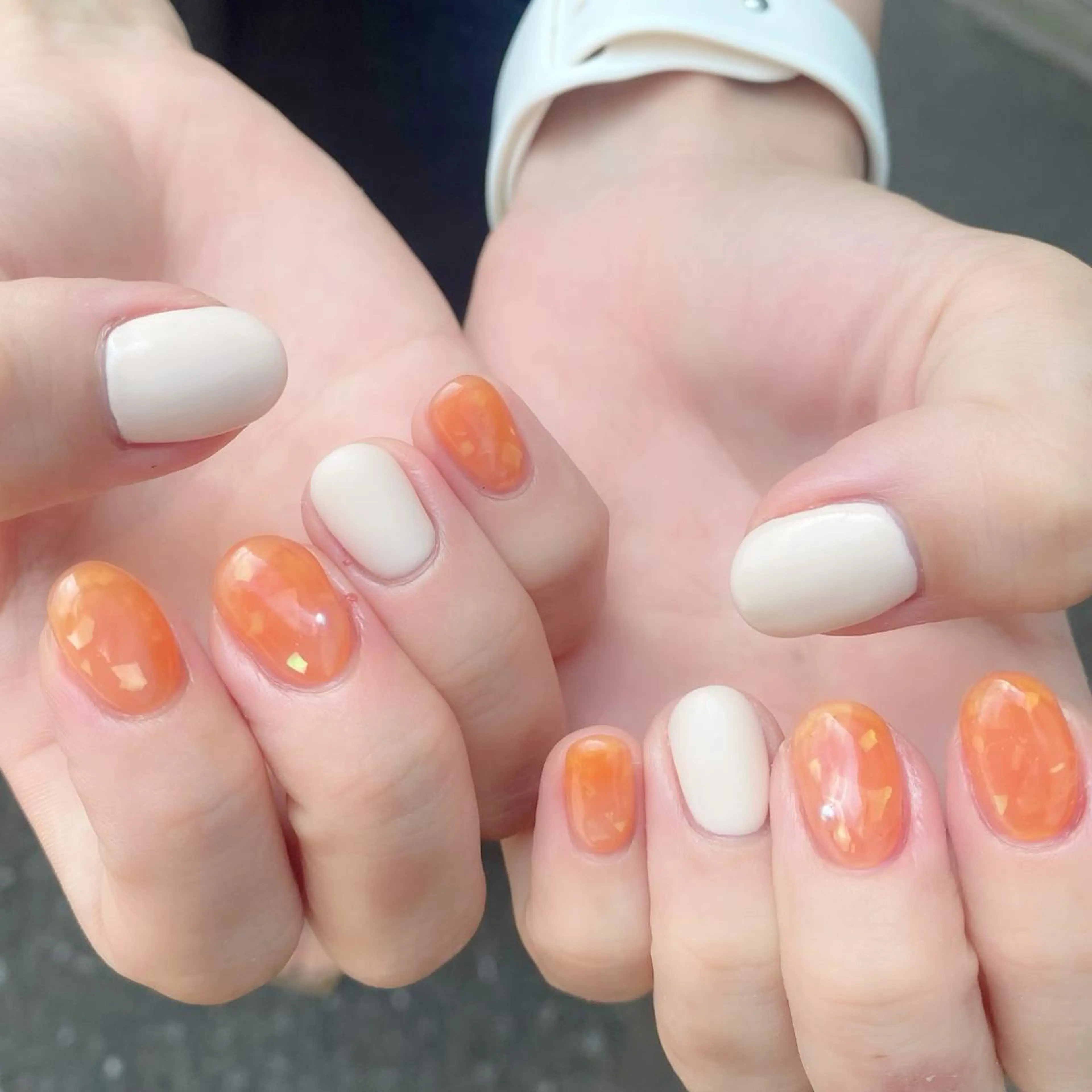 ミディアム カラー パーマ ヘアアレンジ メンズ キッズ ネイル マツエク・マツパ アイブロウ オレンジ カラーマツエク オーロラネイル オレンジ ハンドネイル Salon Ｋのネイルデザイン