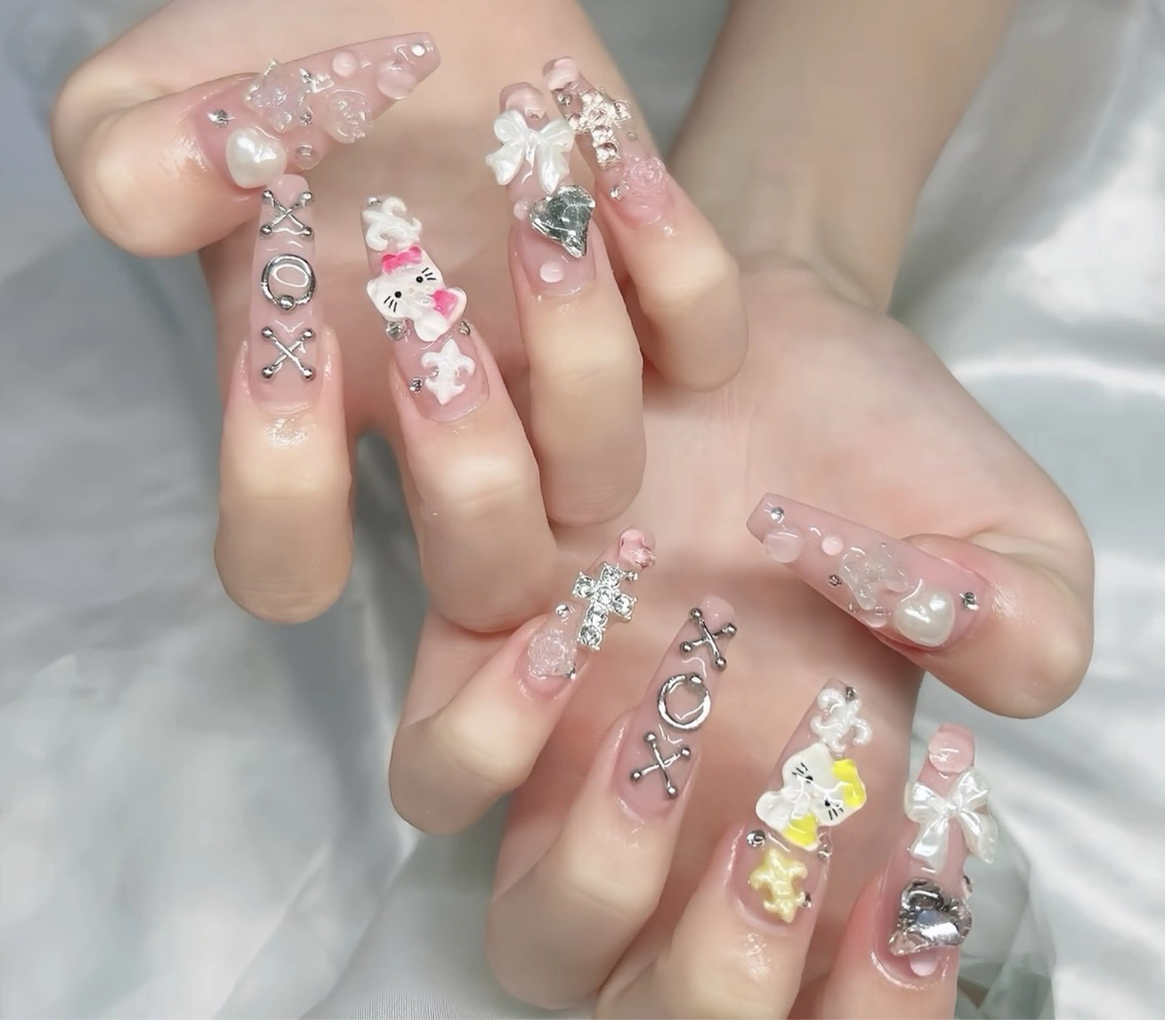 ネイル アートネイル フレンチネイル ジェルネイル 韓国ネイル ミラーネイル ハンドネイル Rin Nail 新大久保店のネイルデザイン