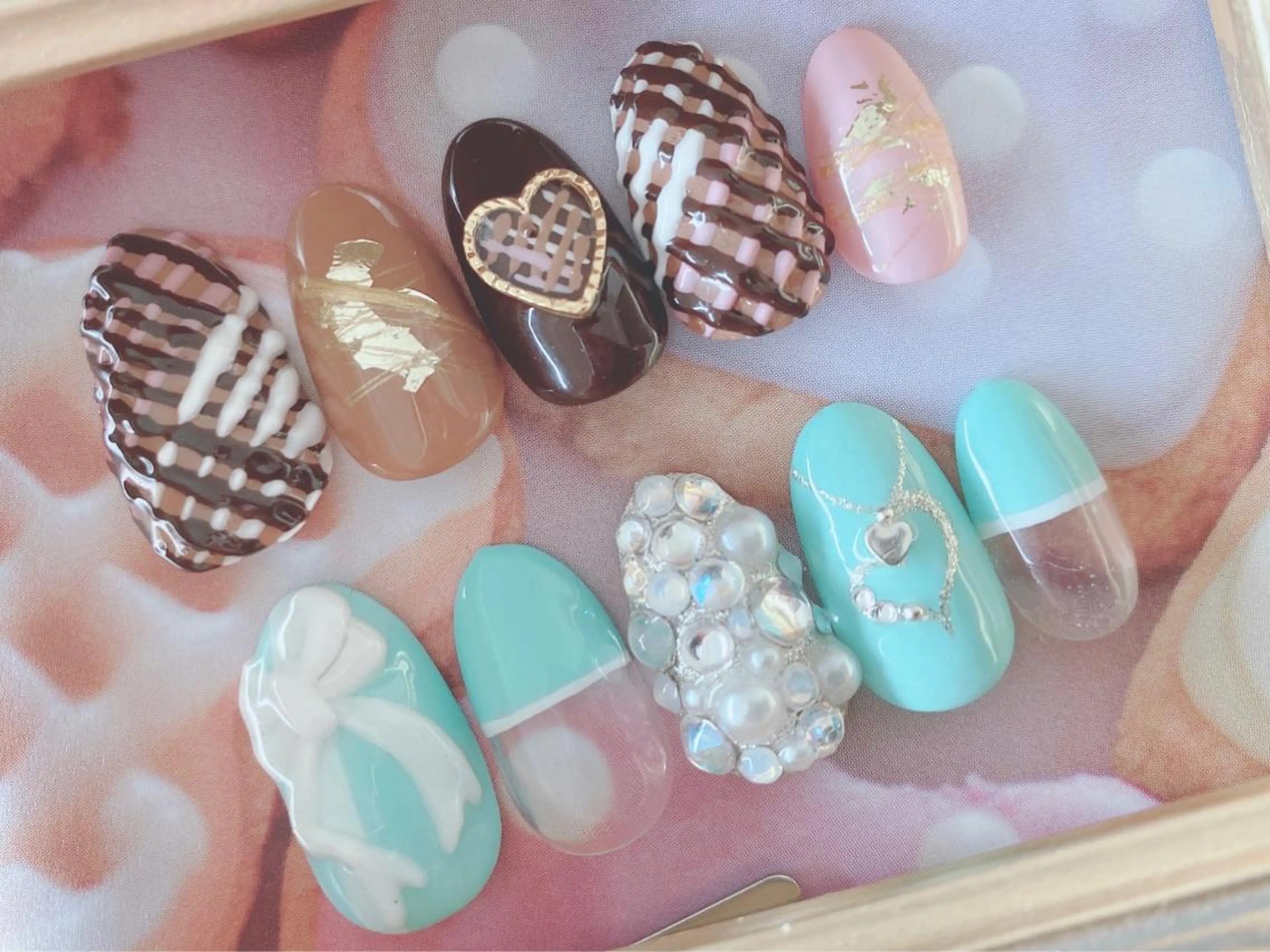 ネイル ブルー リボン バレンタイン ホワイト ハンドネイル Nail lieNのネイルデザイン