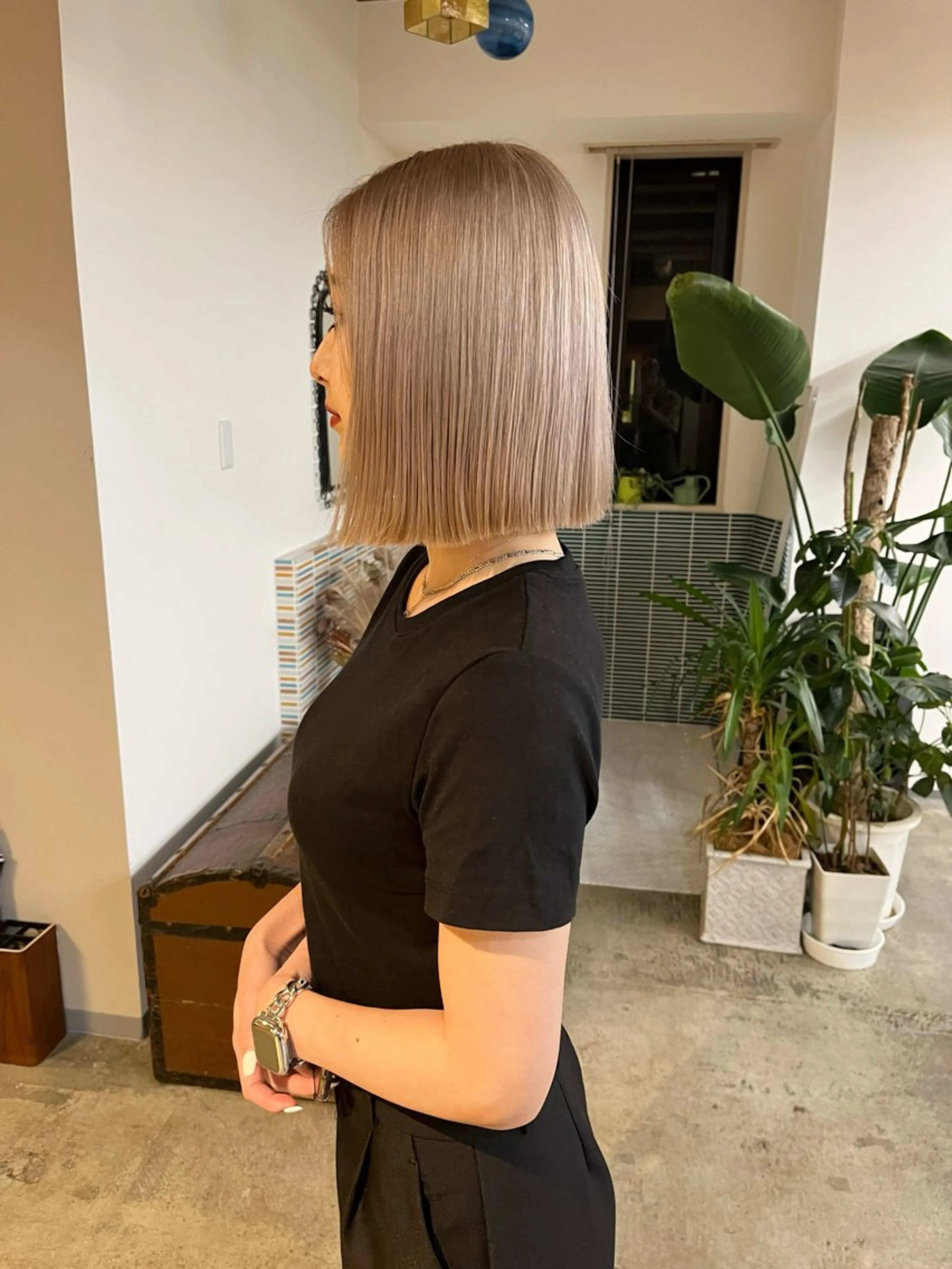 ミディアム カラー ベージュカラー ブリーチ ホワイトベージュ カット ヘアカラー トリートメント 🩷ハイトーン透明感 レイヤー🩷ユリカのヘアスタイル