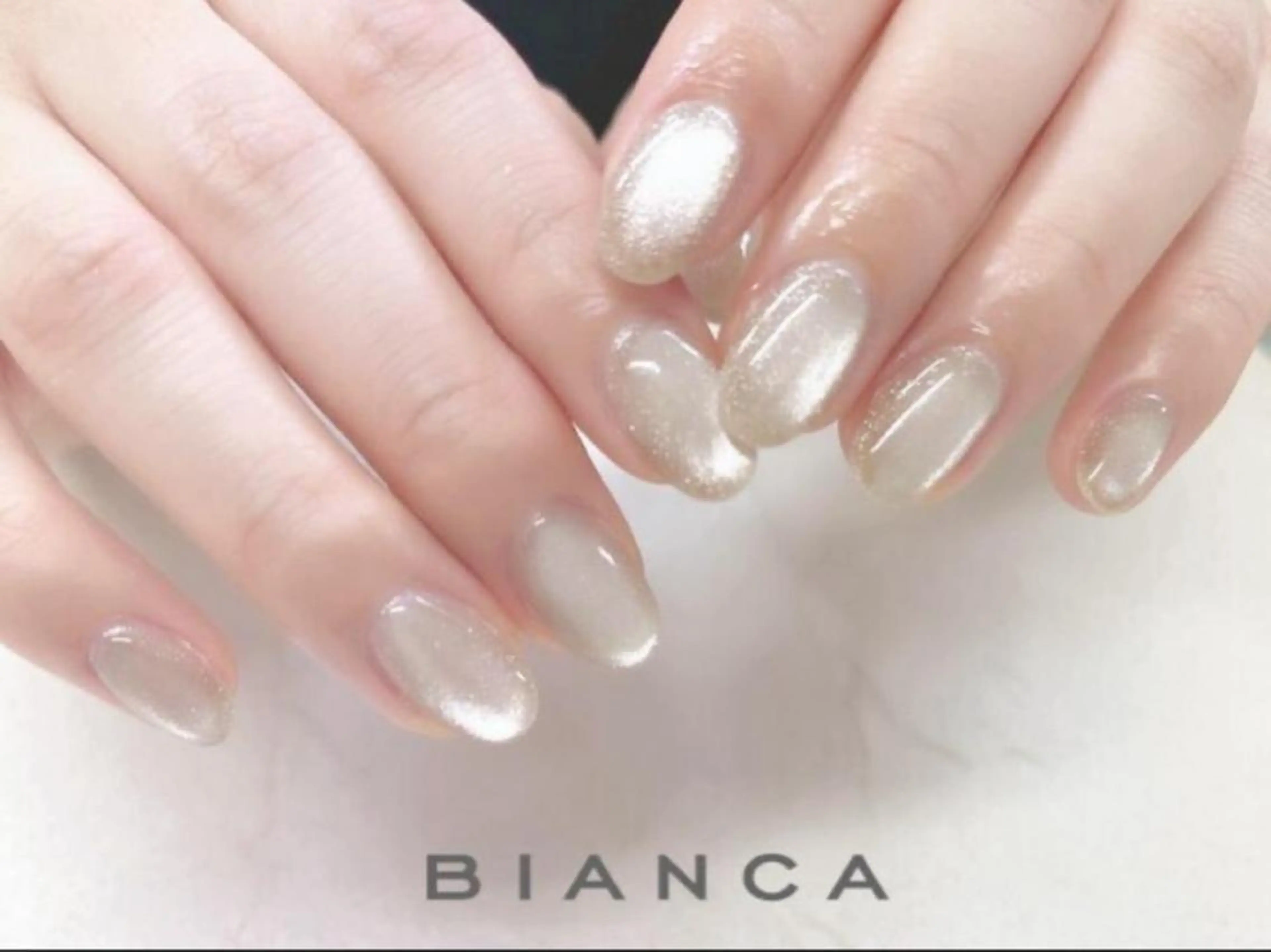 ネイル マグネットネイル Bianca . UCHIDAのネイルデザイン