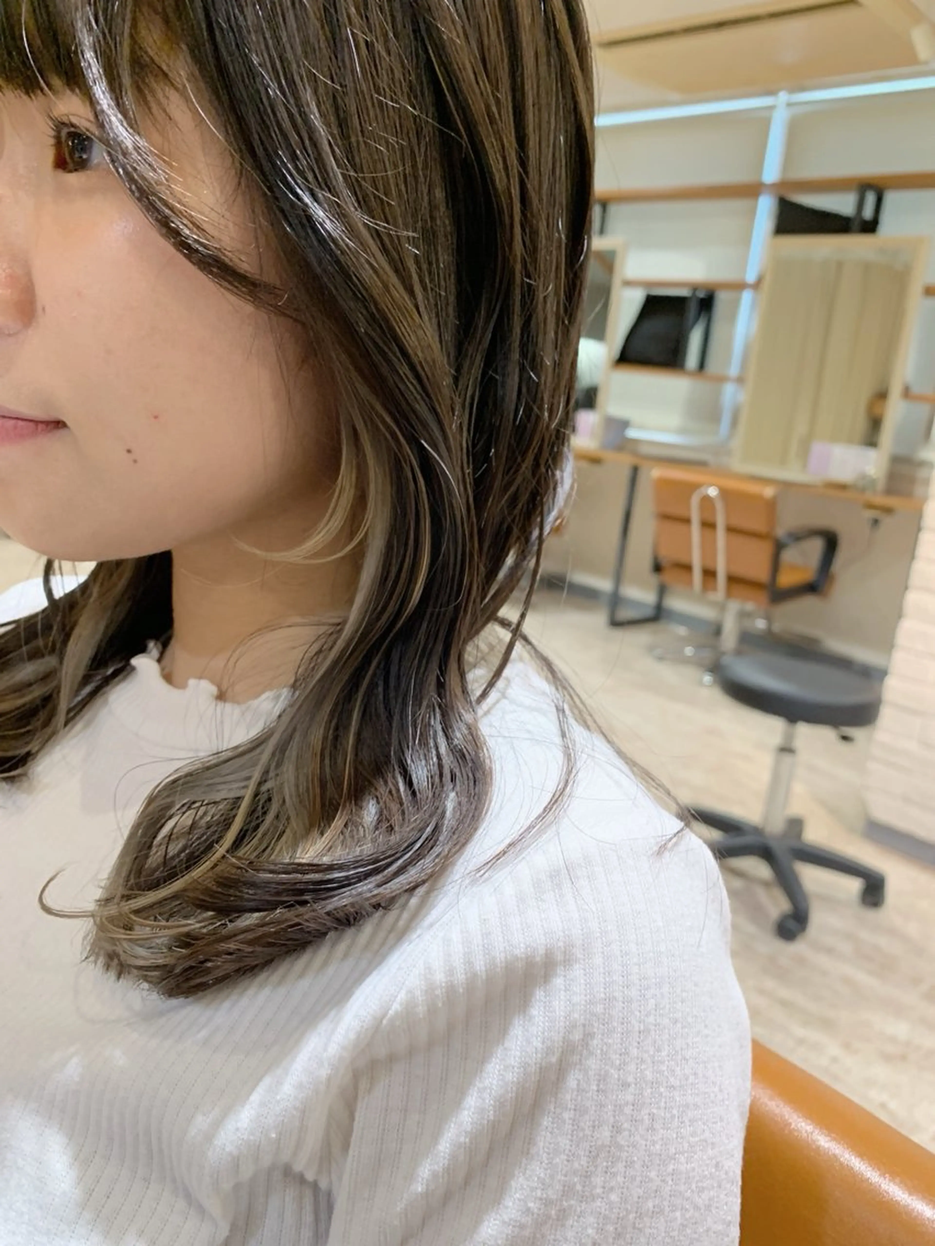 カット+カラー+インナーカラー（ブリーチ込み）+指名料の写真