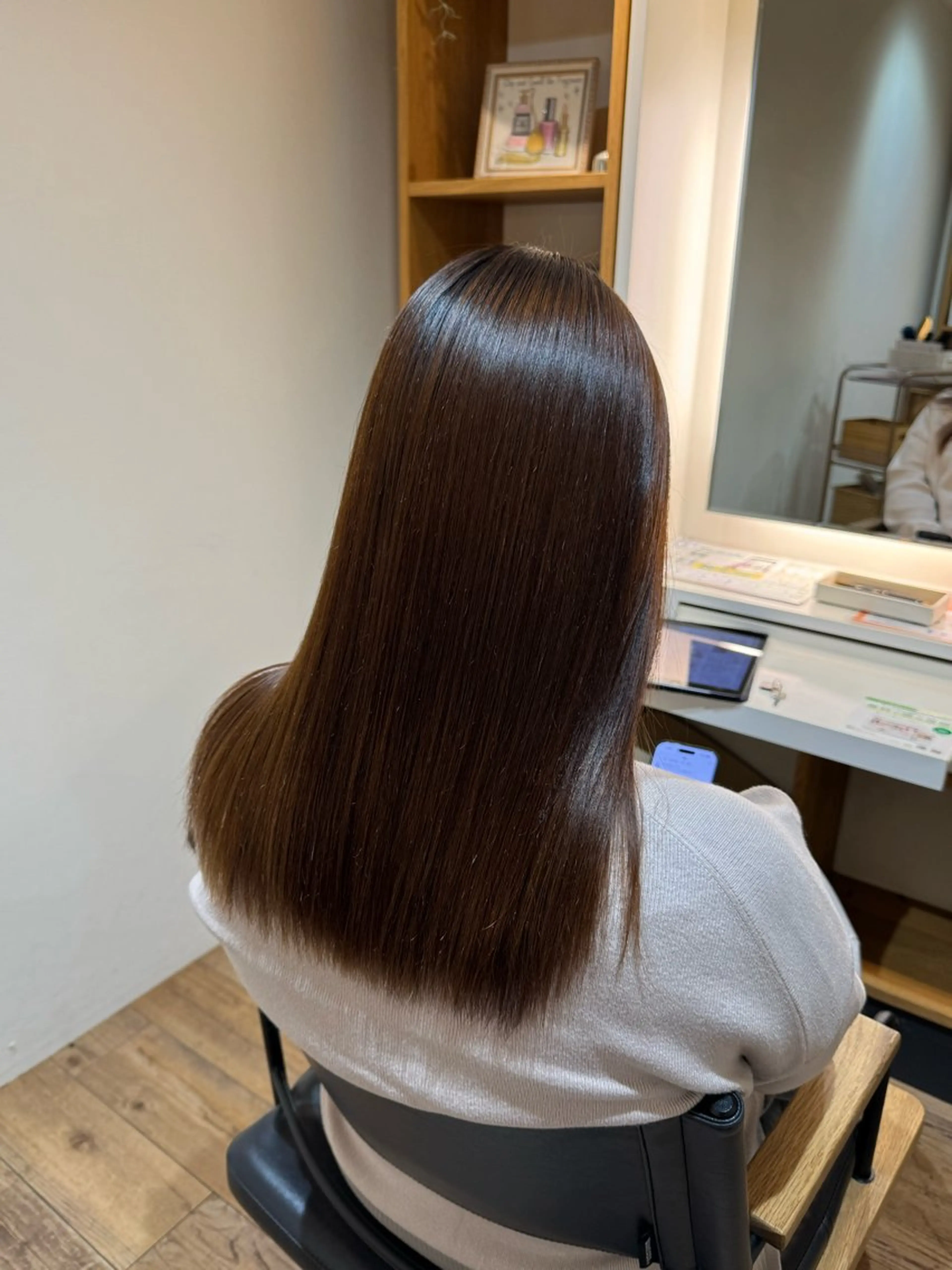 セミロング カット 縮毛矯正 トリートメント afloatkobe所属・美髪/髪質改善 川口凌弥のヘアスタイル