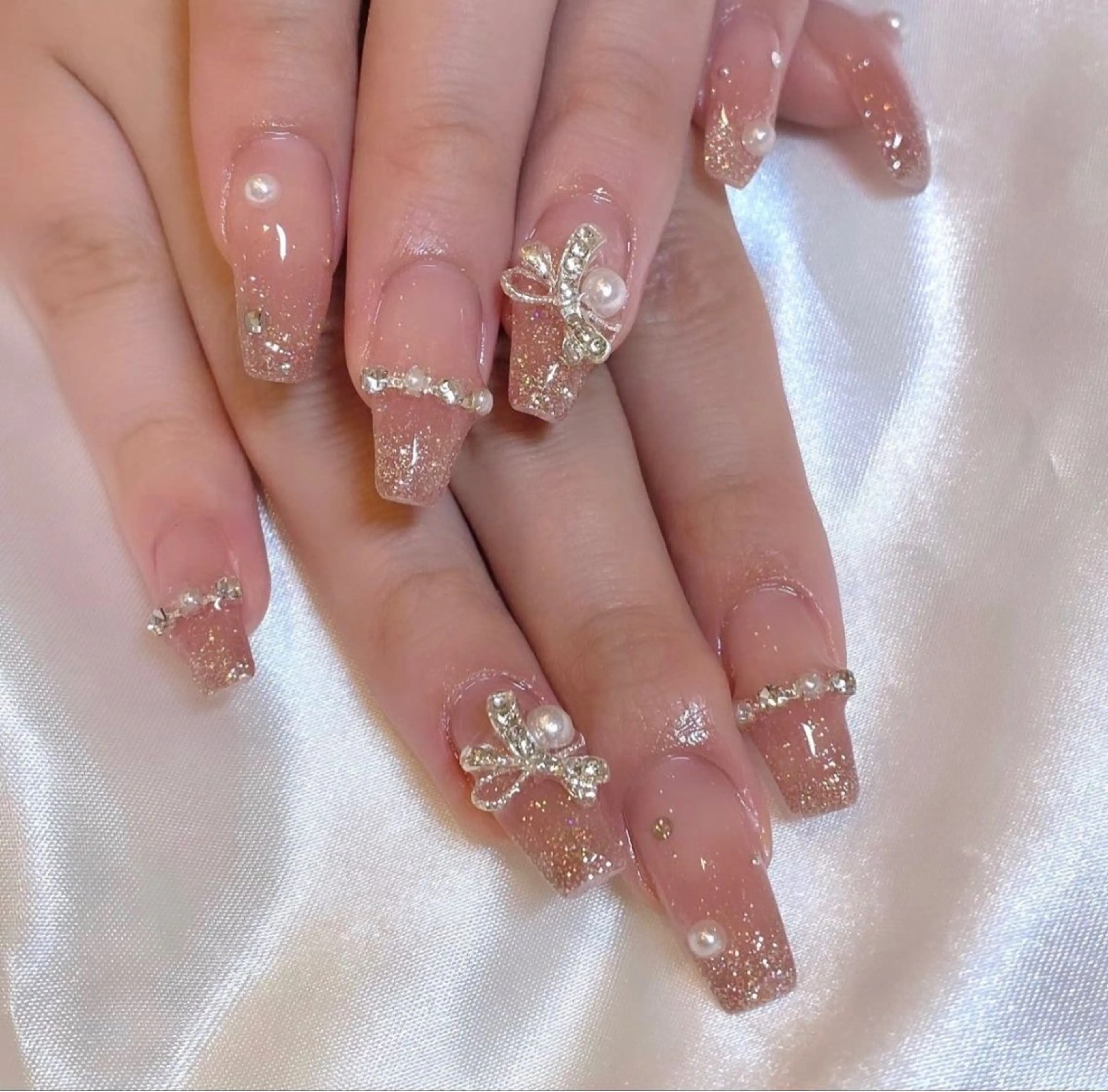 大人気❣️チップ長さ出しワンカラー💅ストーン付き放題⭕️の写真