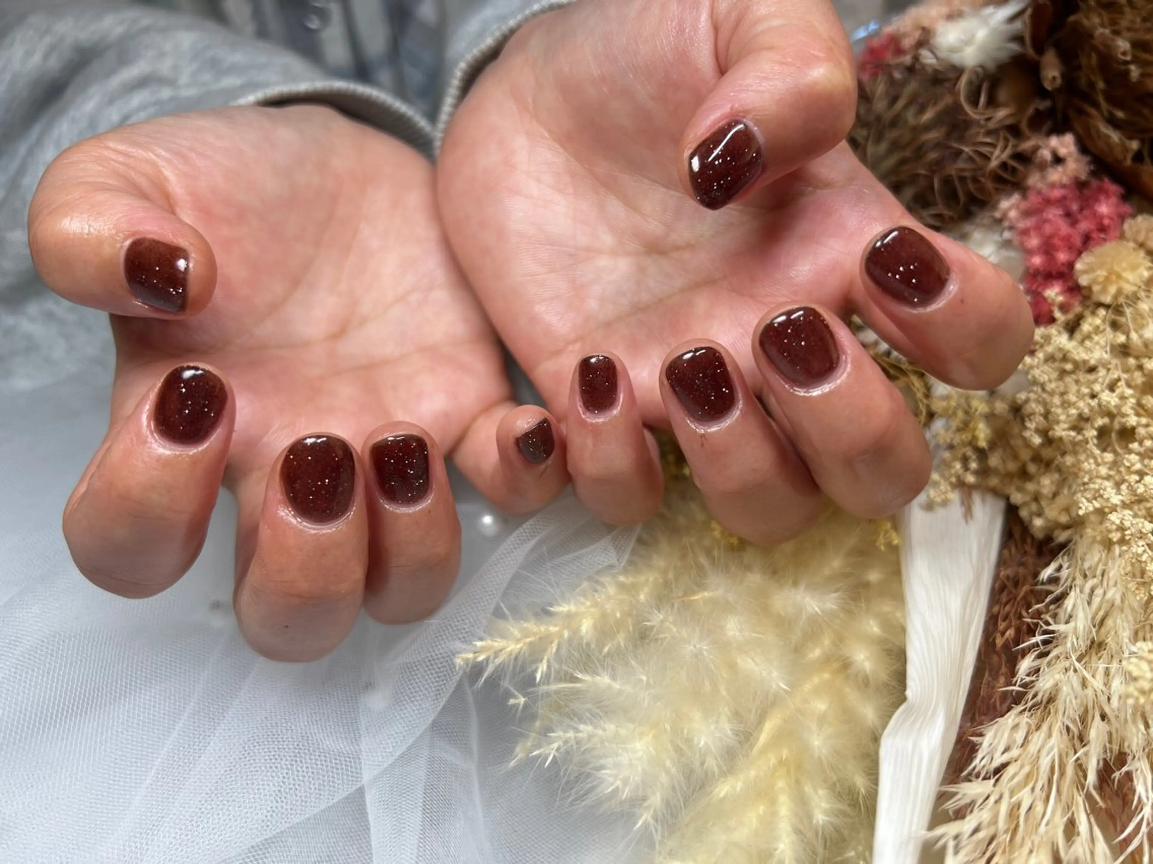 ネイル ブラウン フラッシュネイル ラメ(グリッター) ショートネイル ハンドネイル salon de 4H(サロンドフォーエイチ)所属・大貫 蓮衣のネイルデザイン