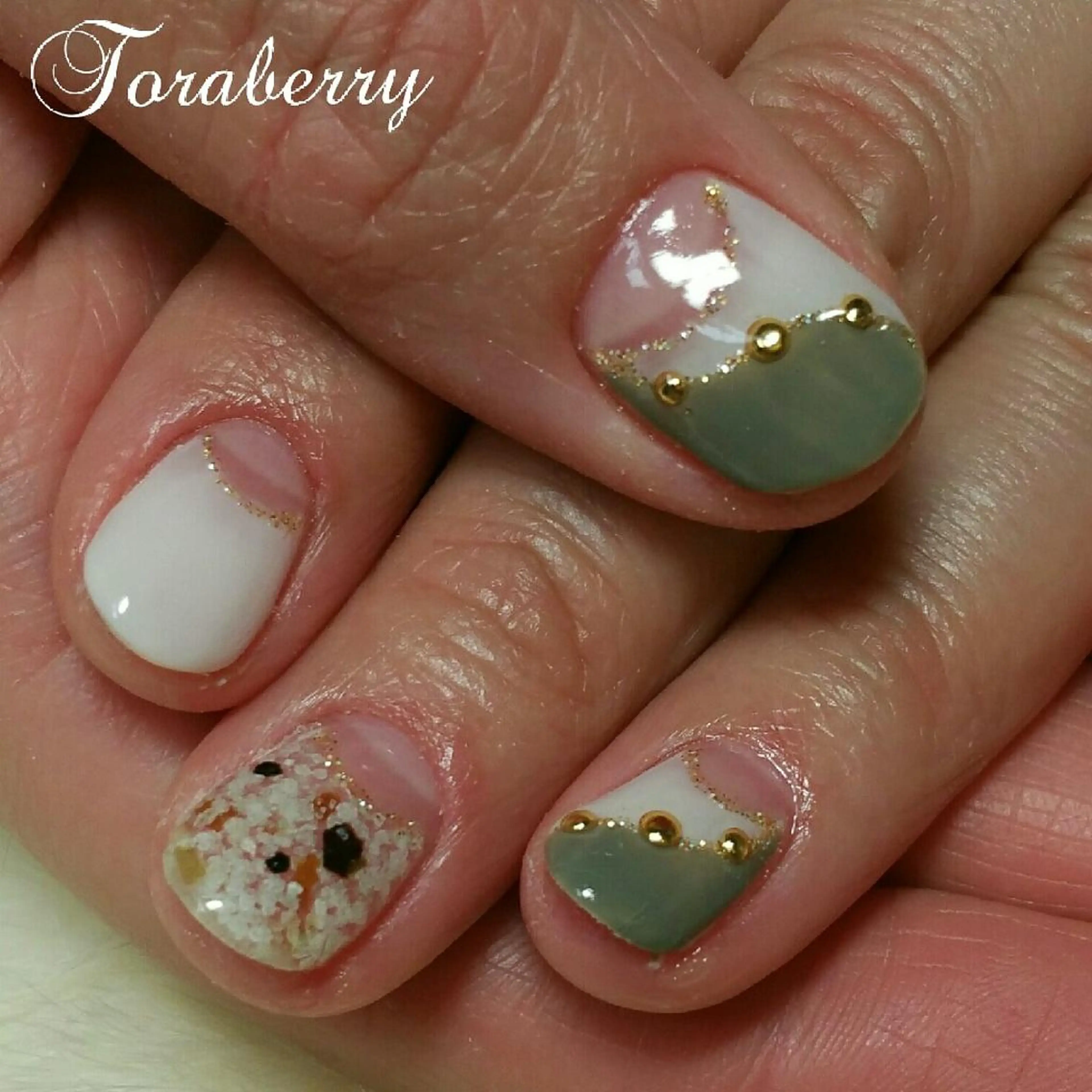 ネイル フレンチネイル 逆フレンチ ハンドネイル ネイリスト なつみのネイルデザイン