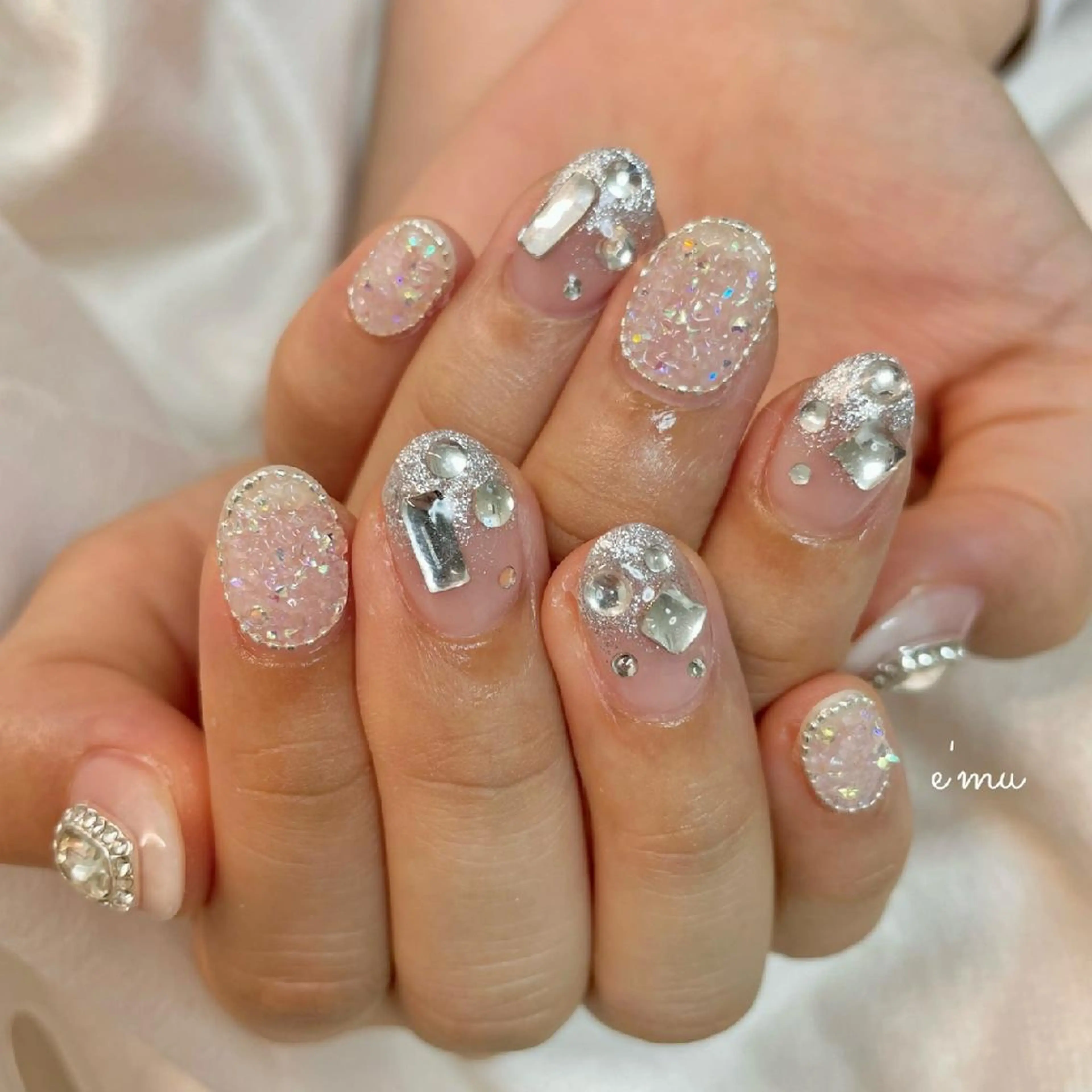 ネイル キラキラネイル 韓国ネイル nail salon e'mu💐のネイルデザイン